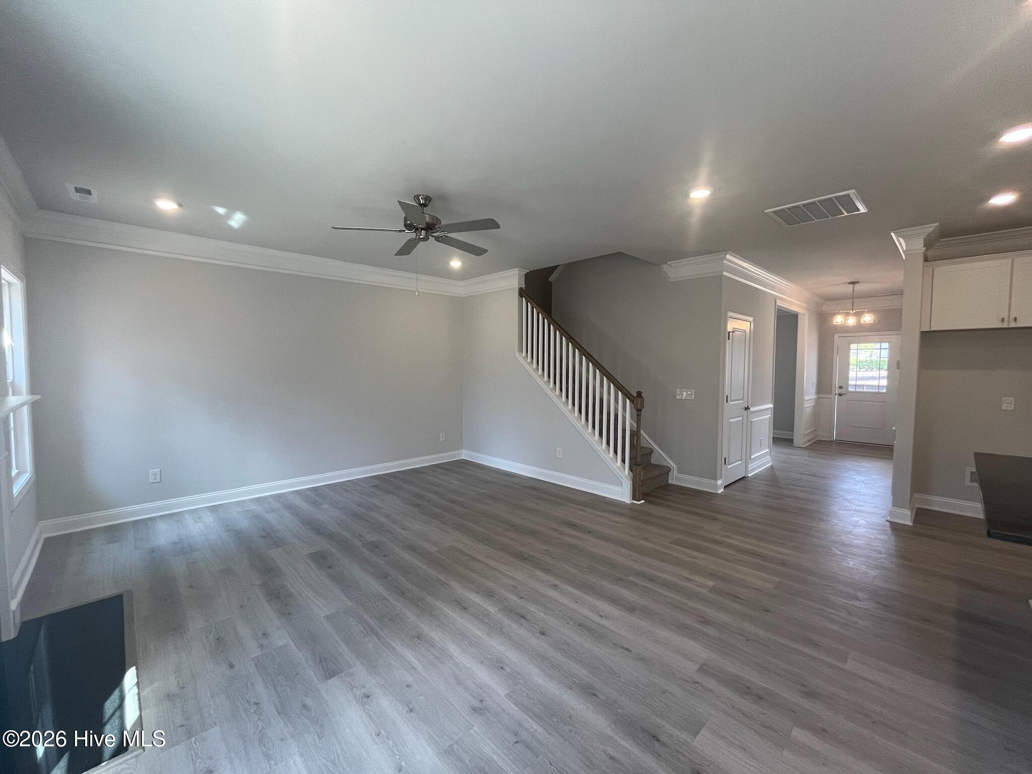 100558864 | Photo 17