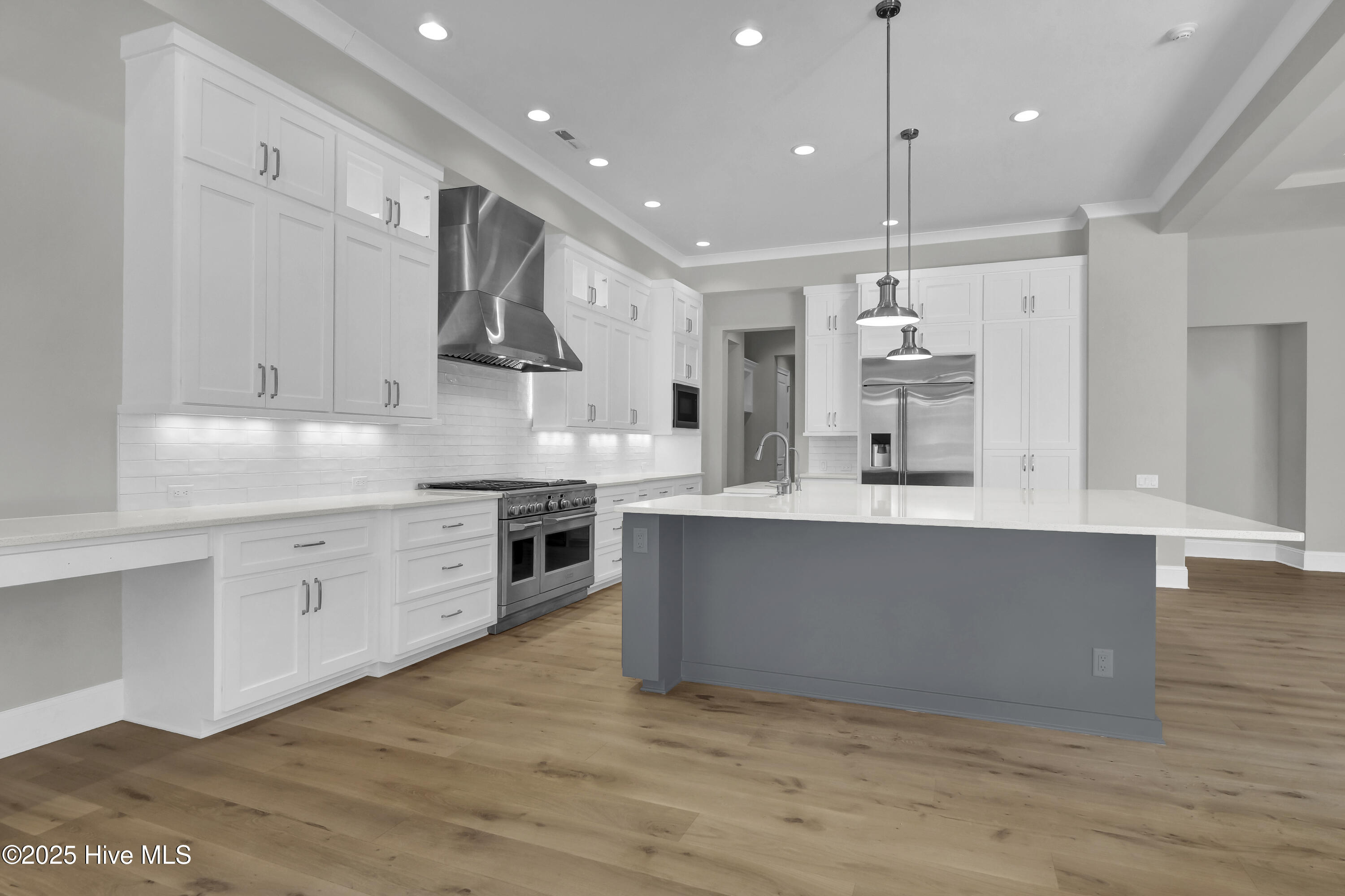 100538861 | Photo 13