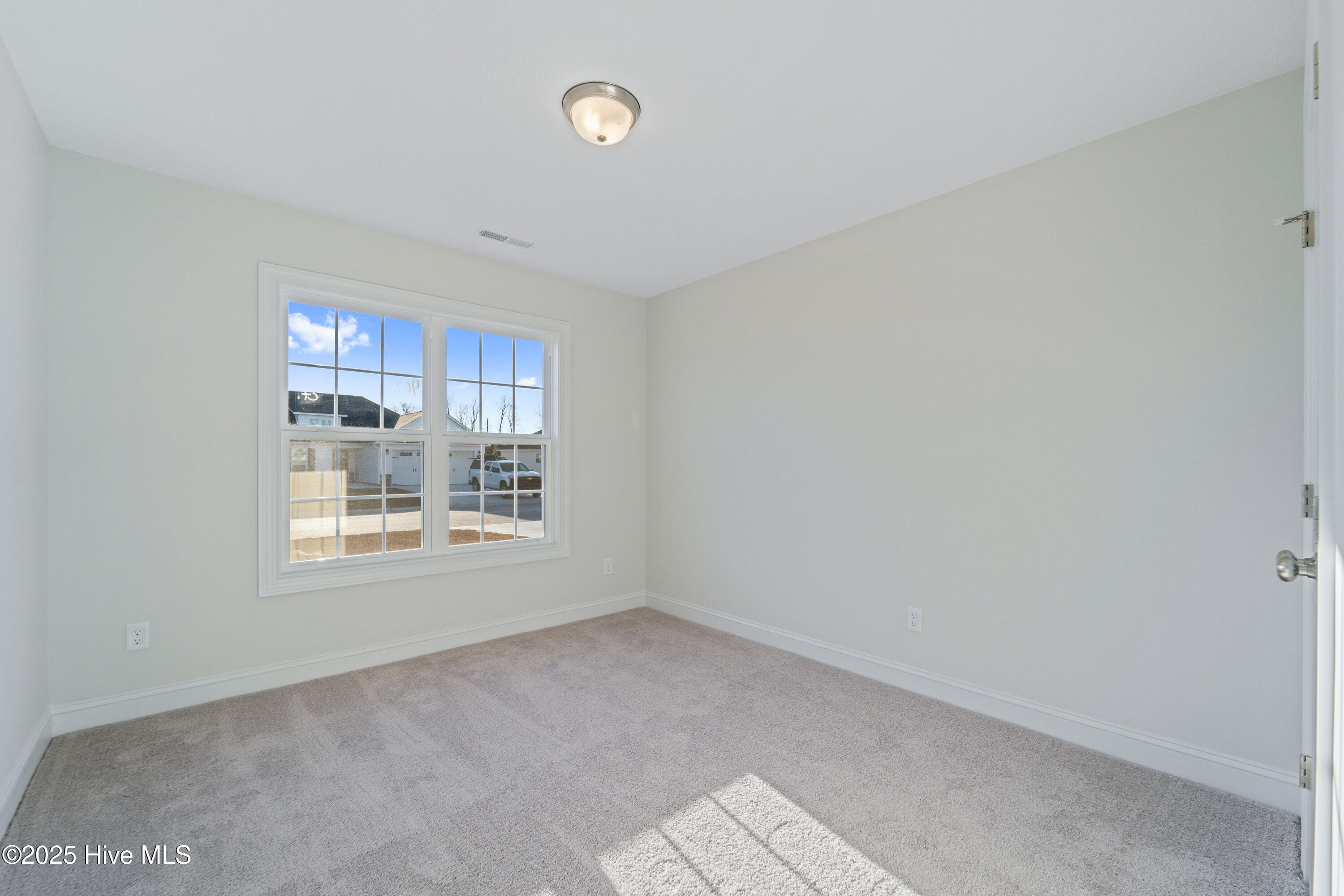 100519651 | Photo 13