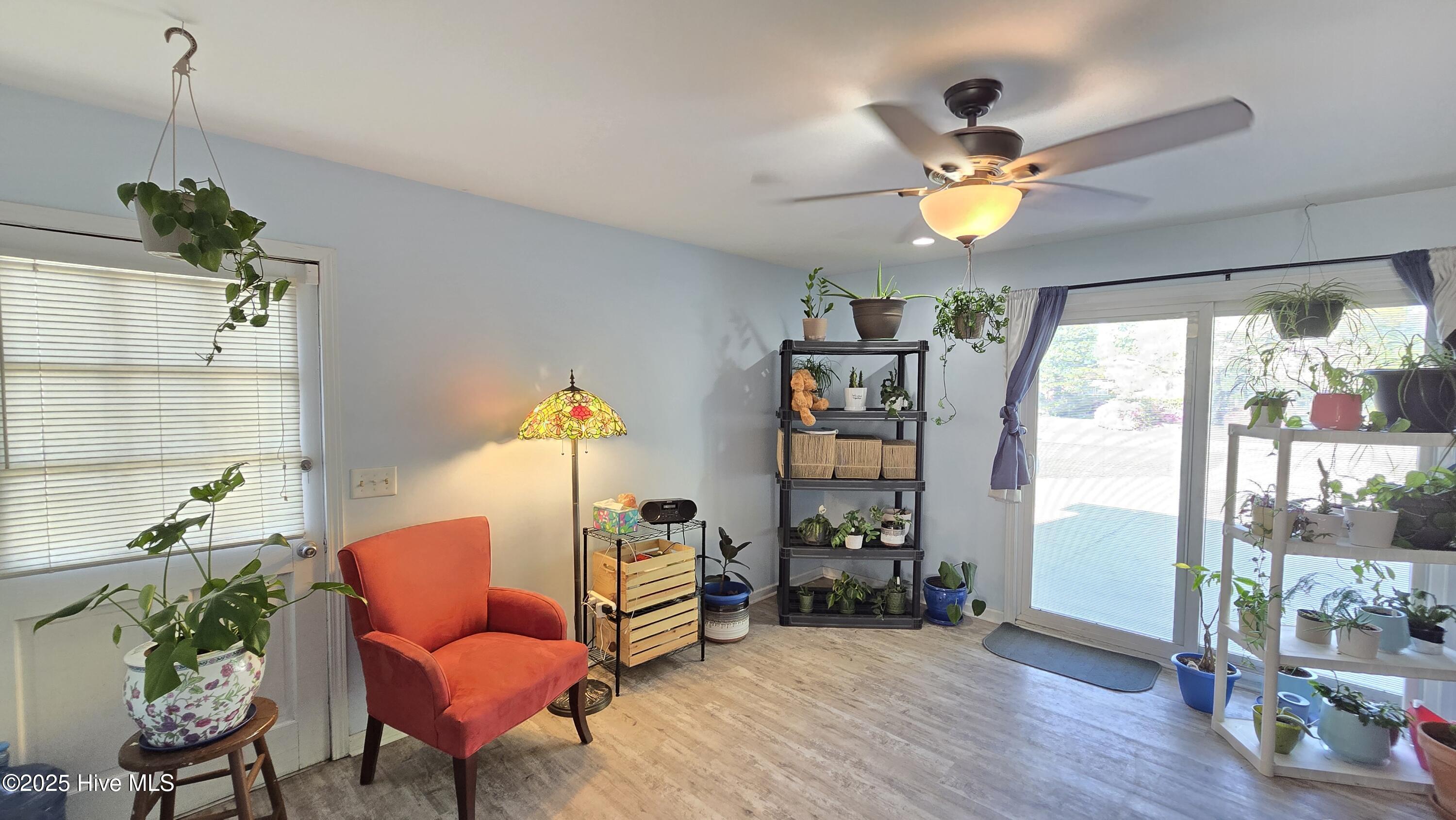 100499907 | Photo 13