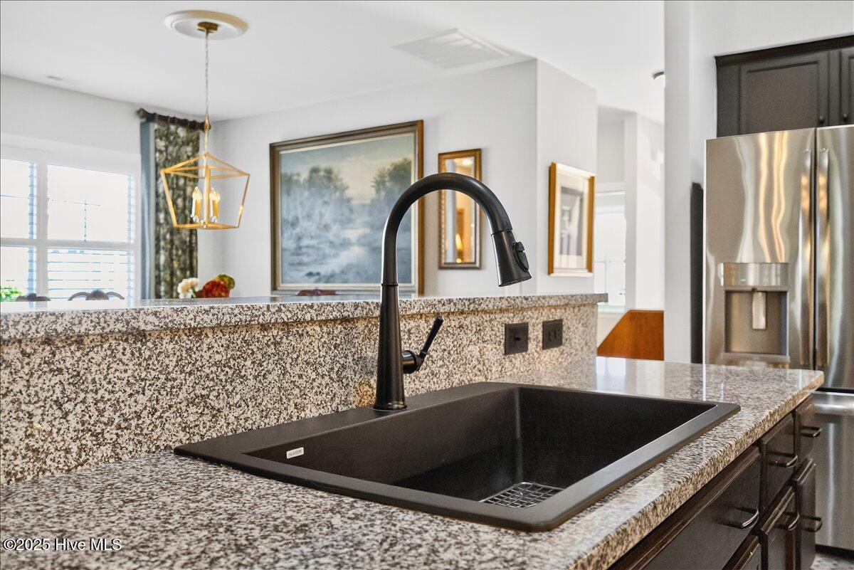 100541263 | Photo 15