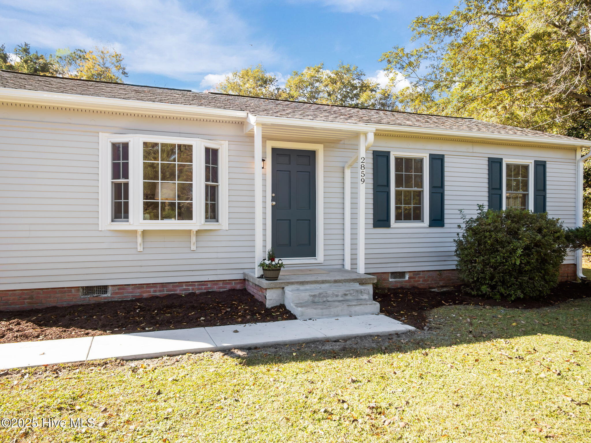 2859 Easy Street,Newport
