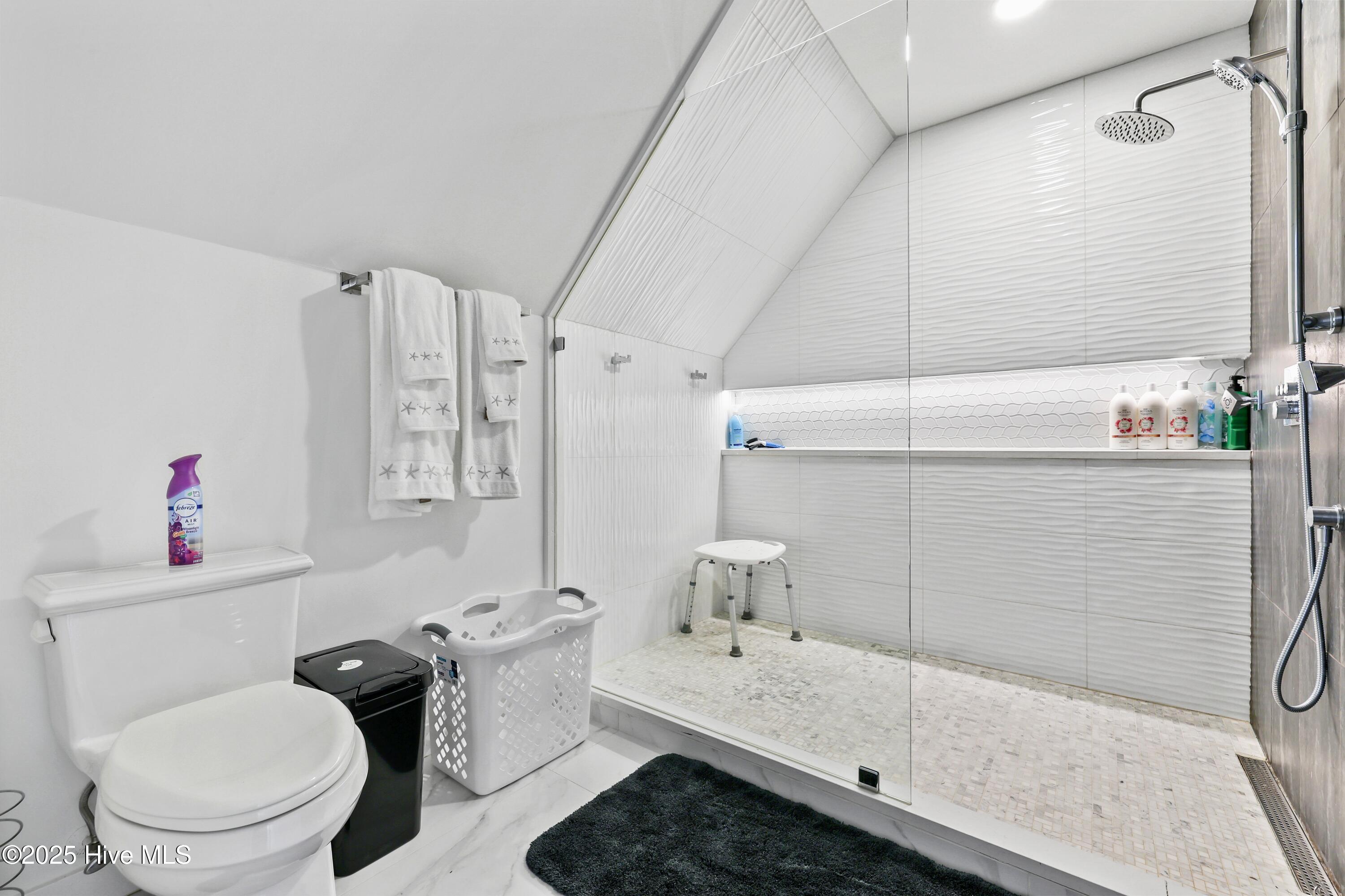 100494735 | Photo 39