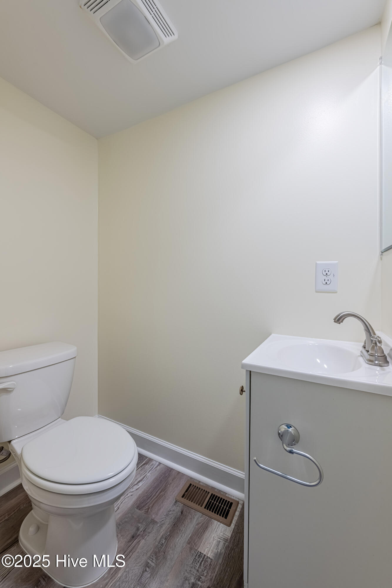 100538278 | Photo 16