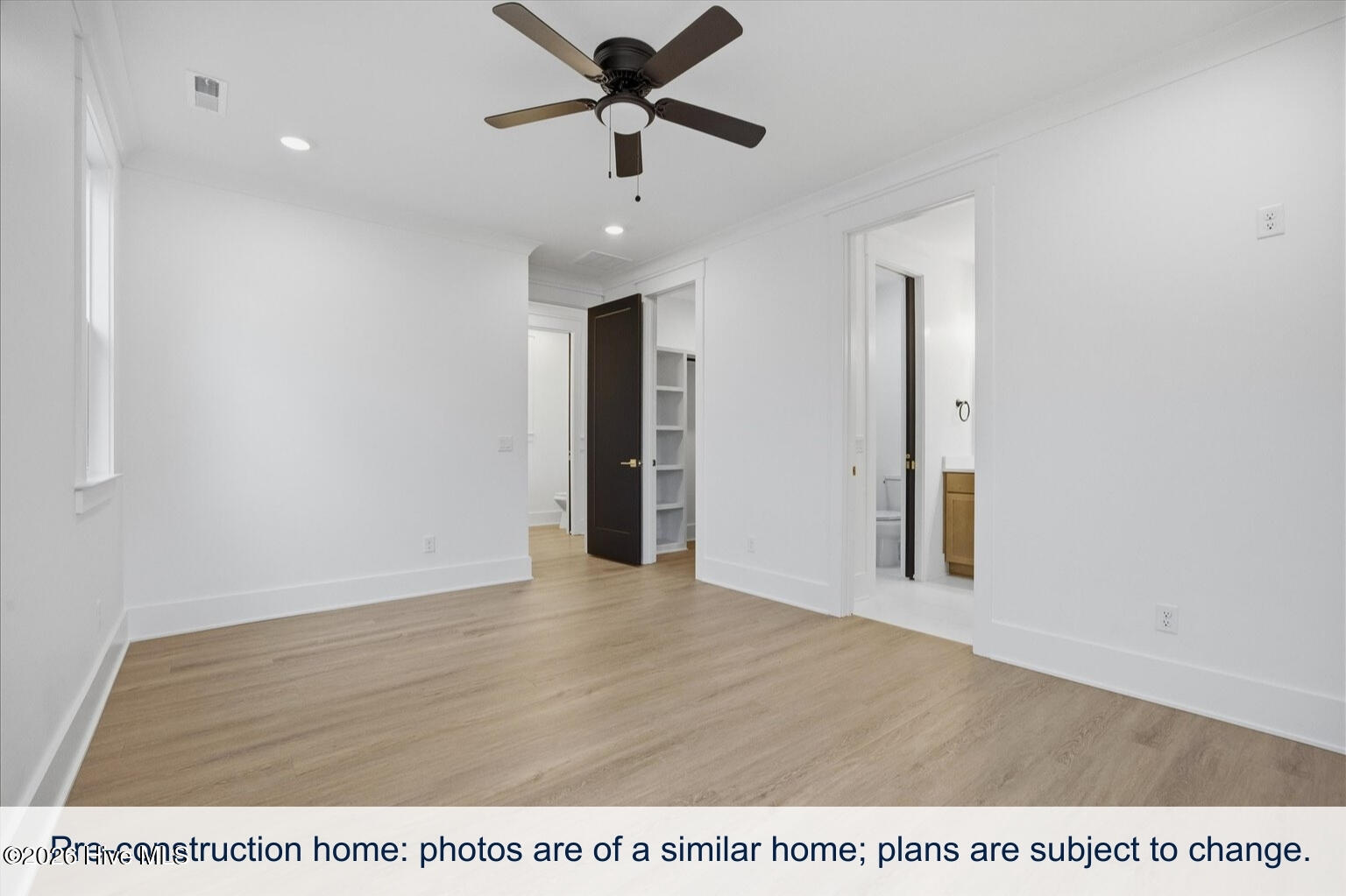 100567849 | Photo 21