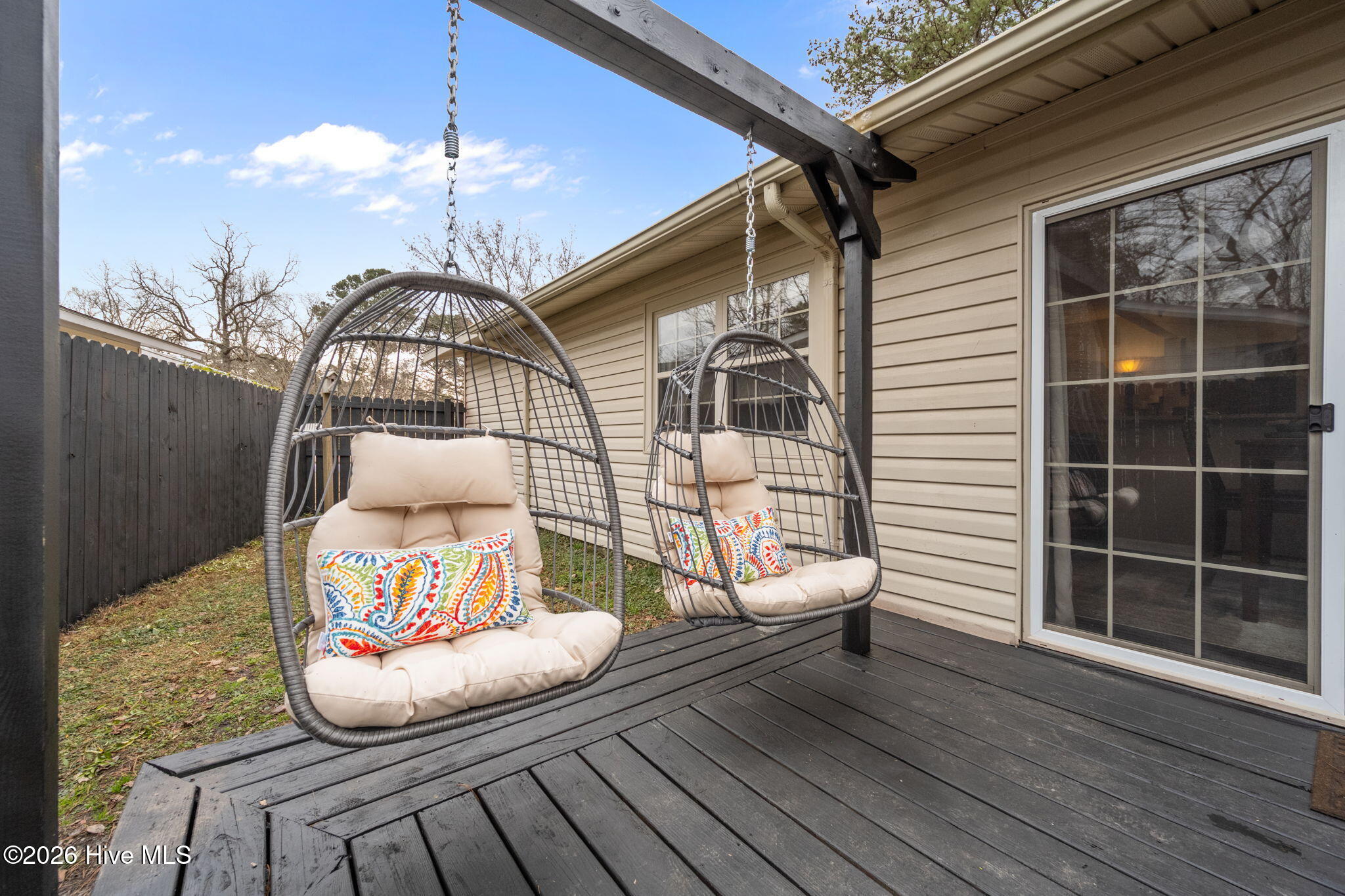 100548393 | Photo 36