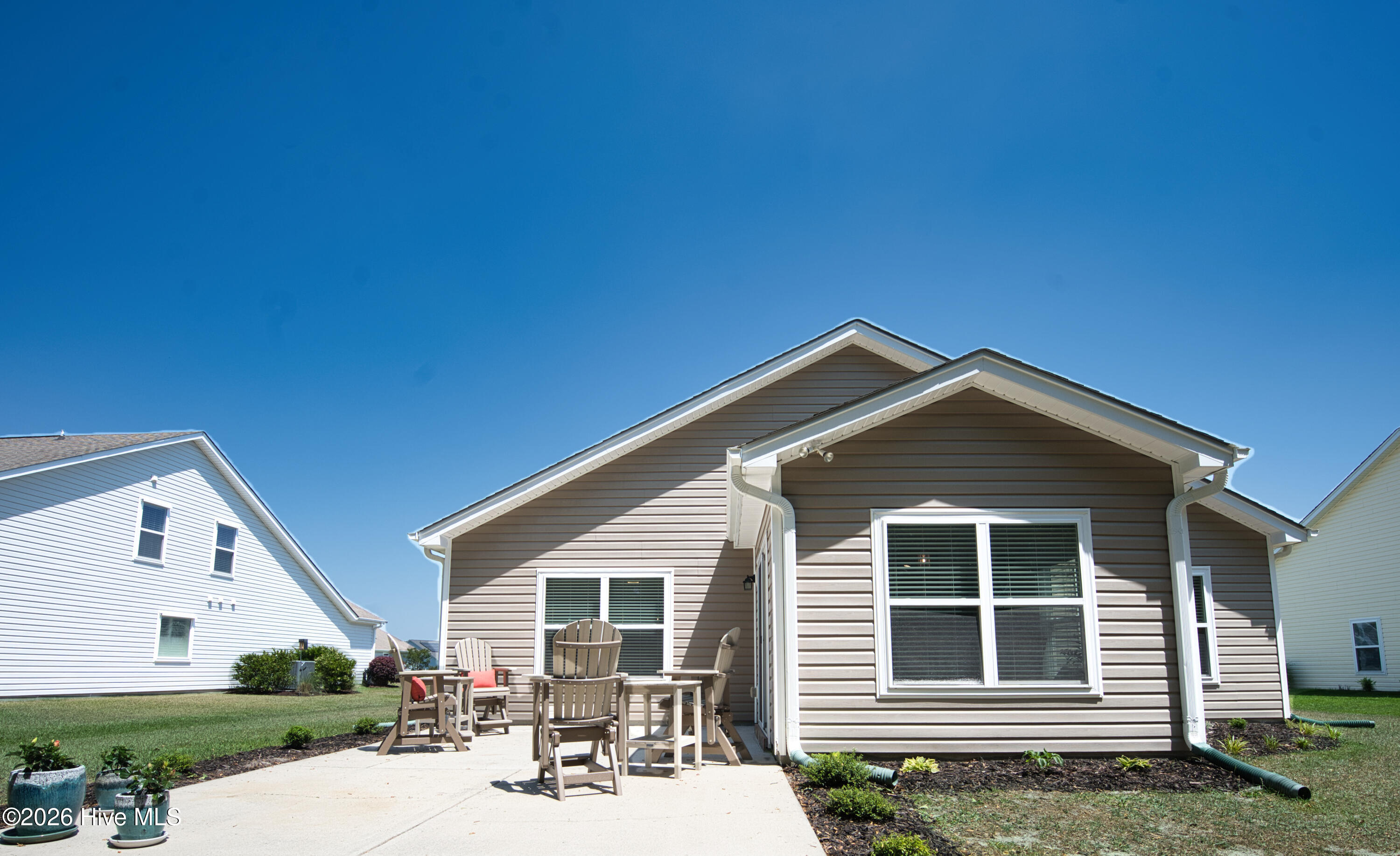 100569889 | Photo 10