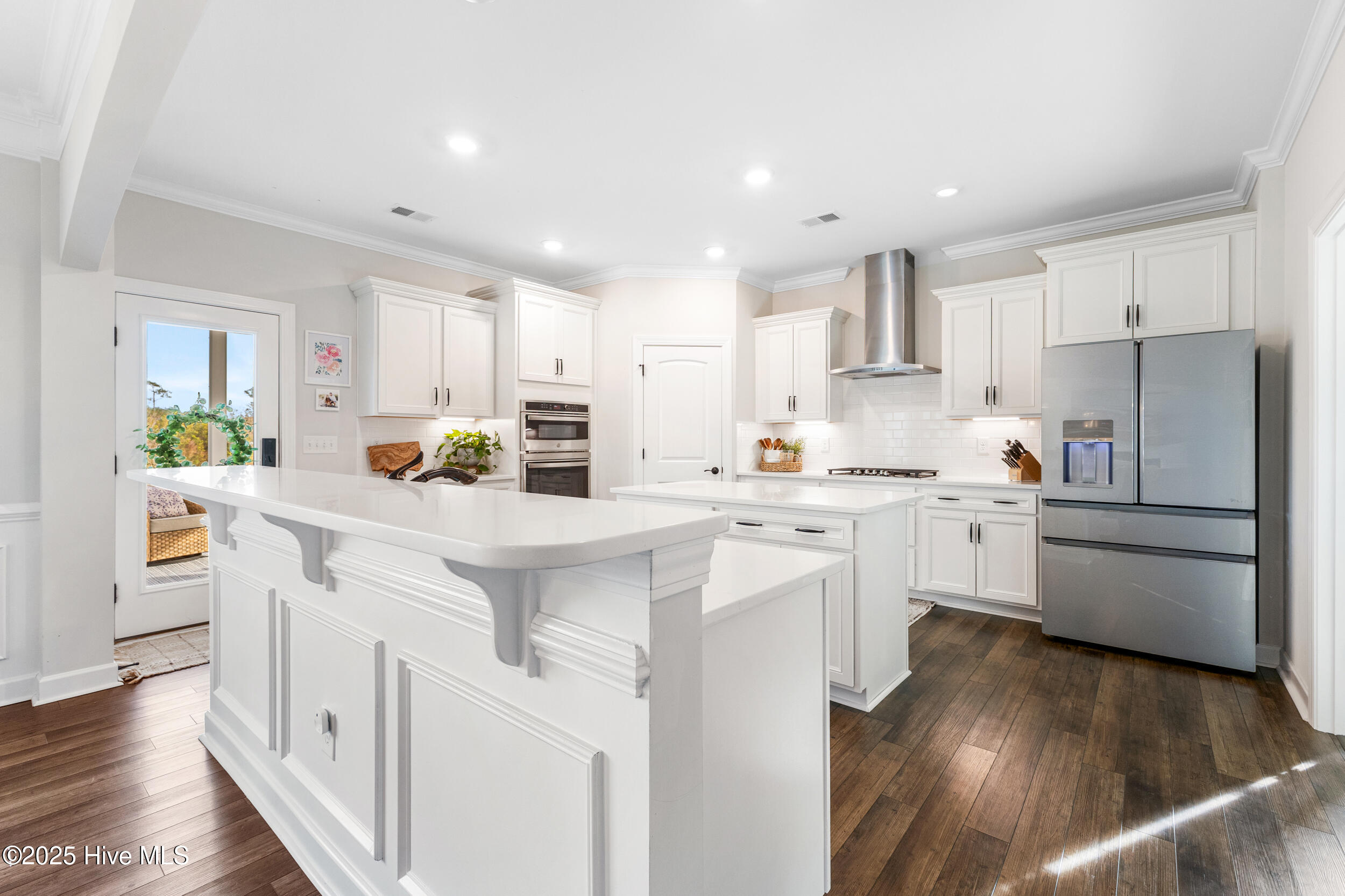 100546095 | Photo 25