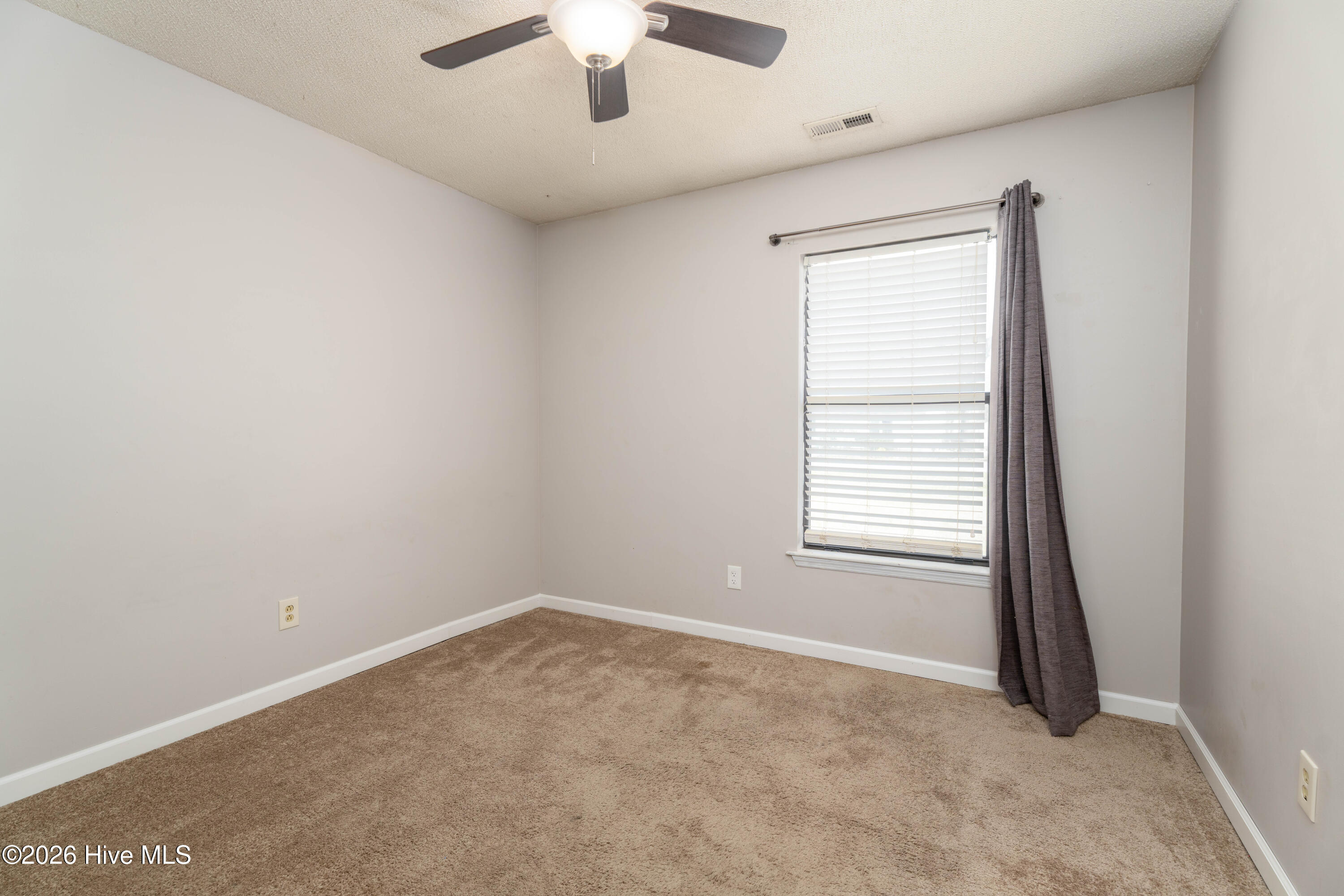 100563525 | Photo 18