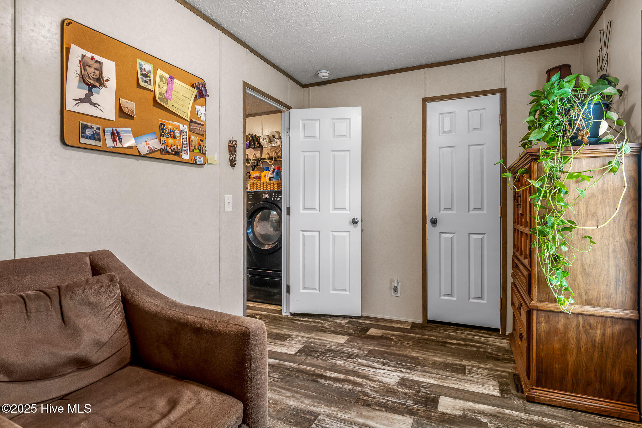 100524140 | Photo 23