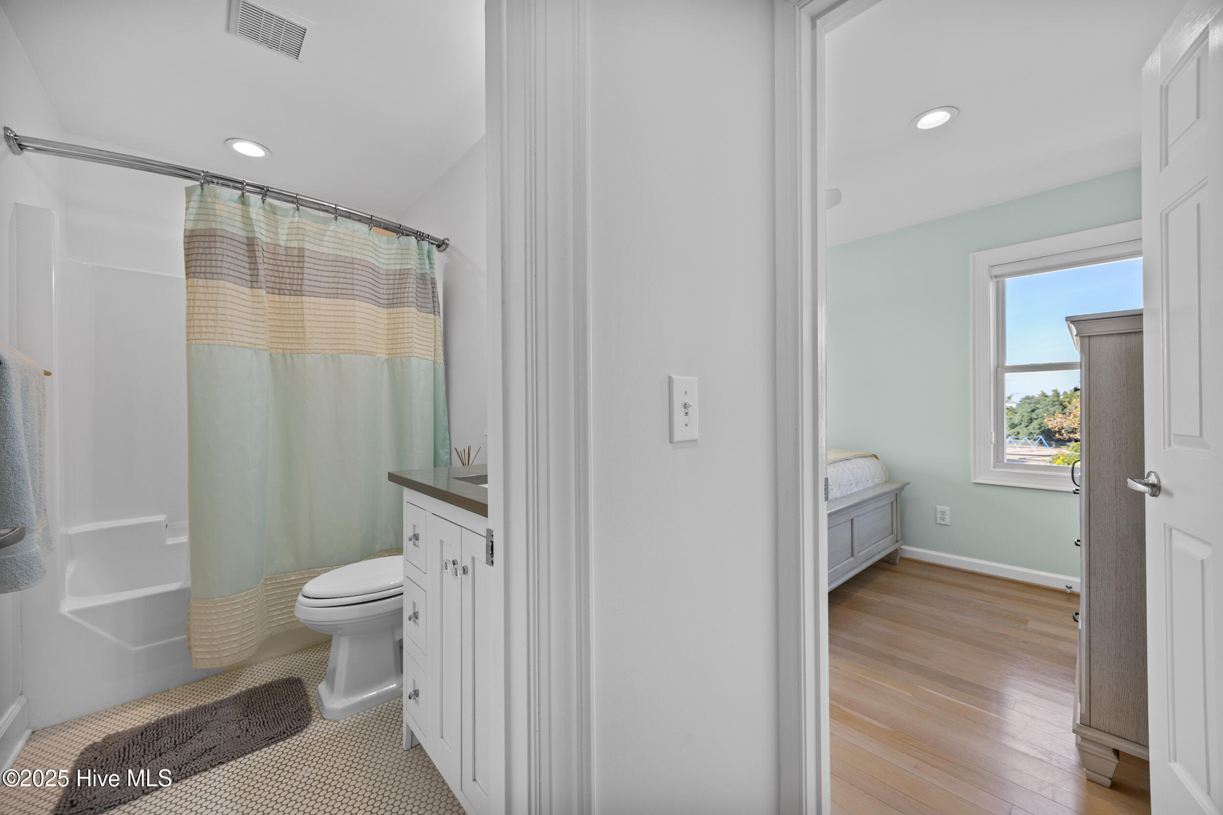 100554805 | Photo 34