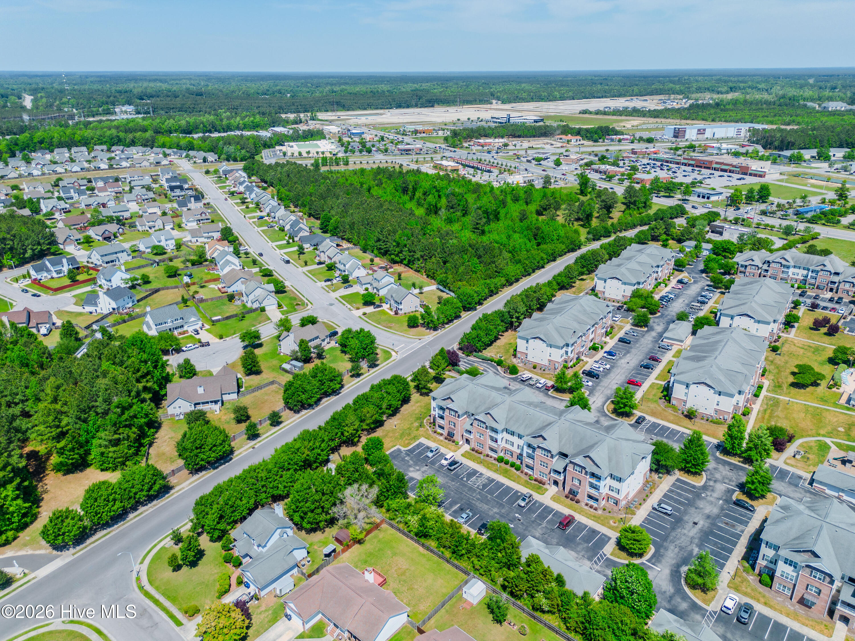 100569182 | Photo 81