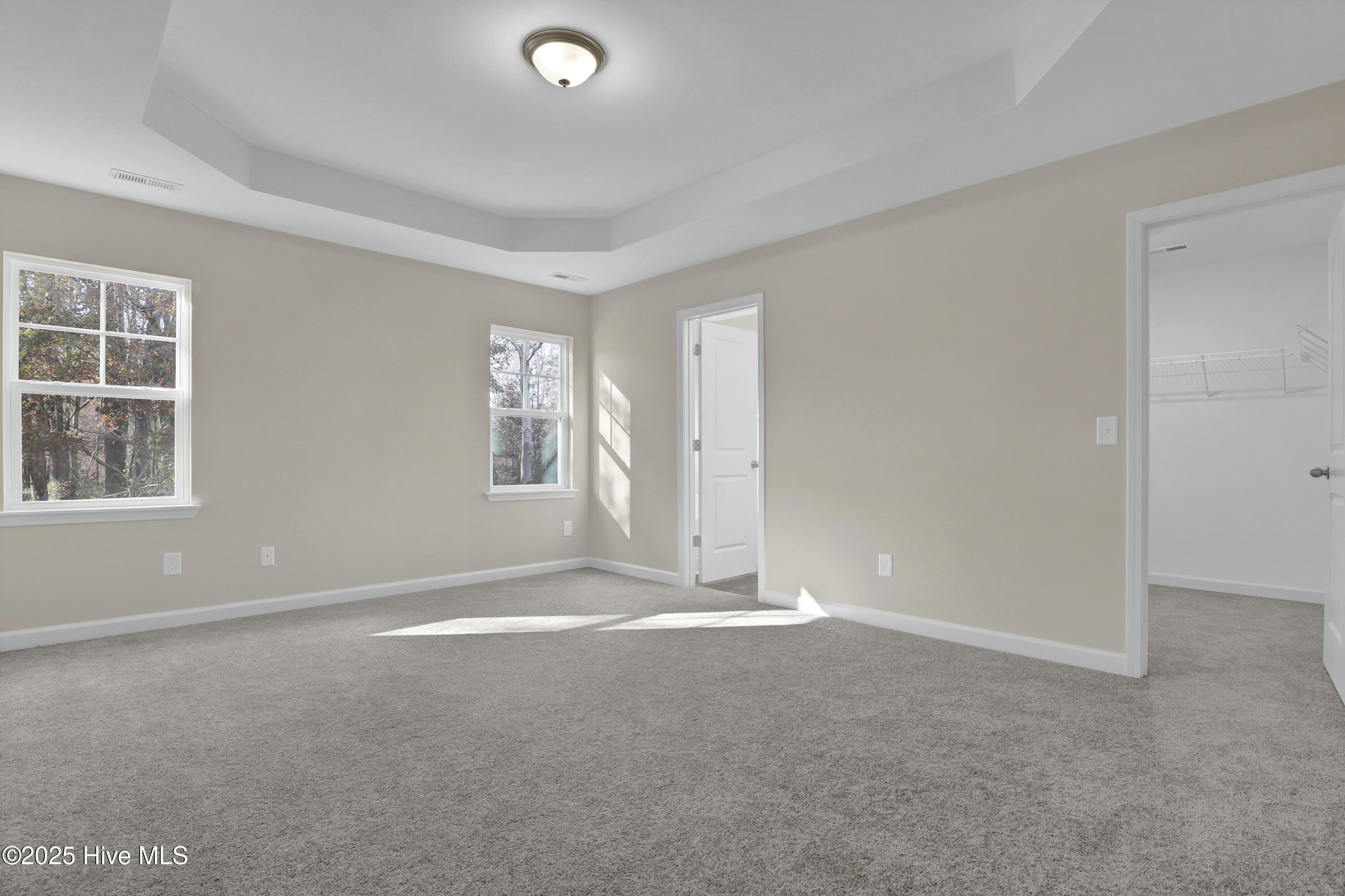 100507419 | Photo 16