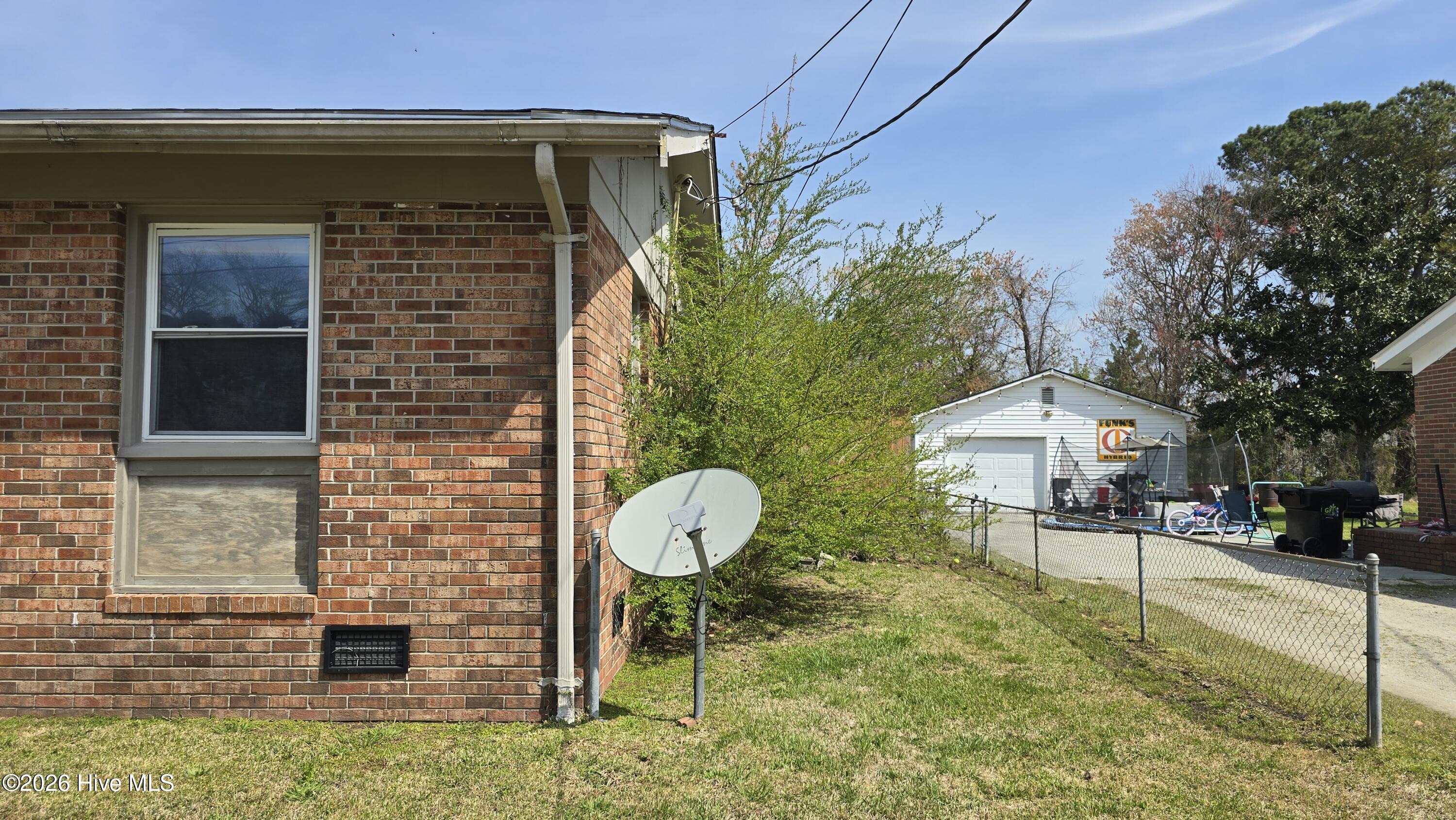 100561564 | Photo 40