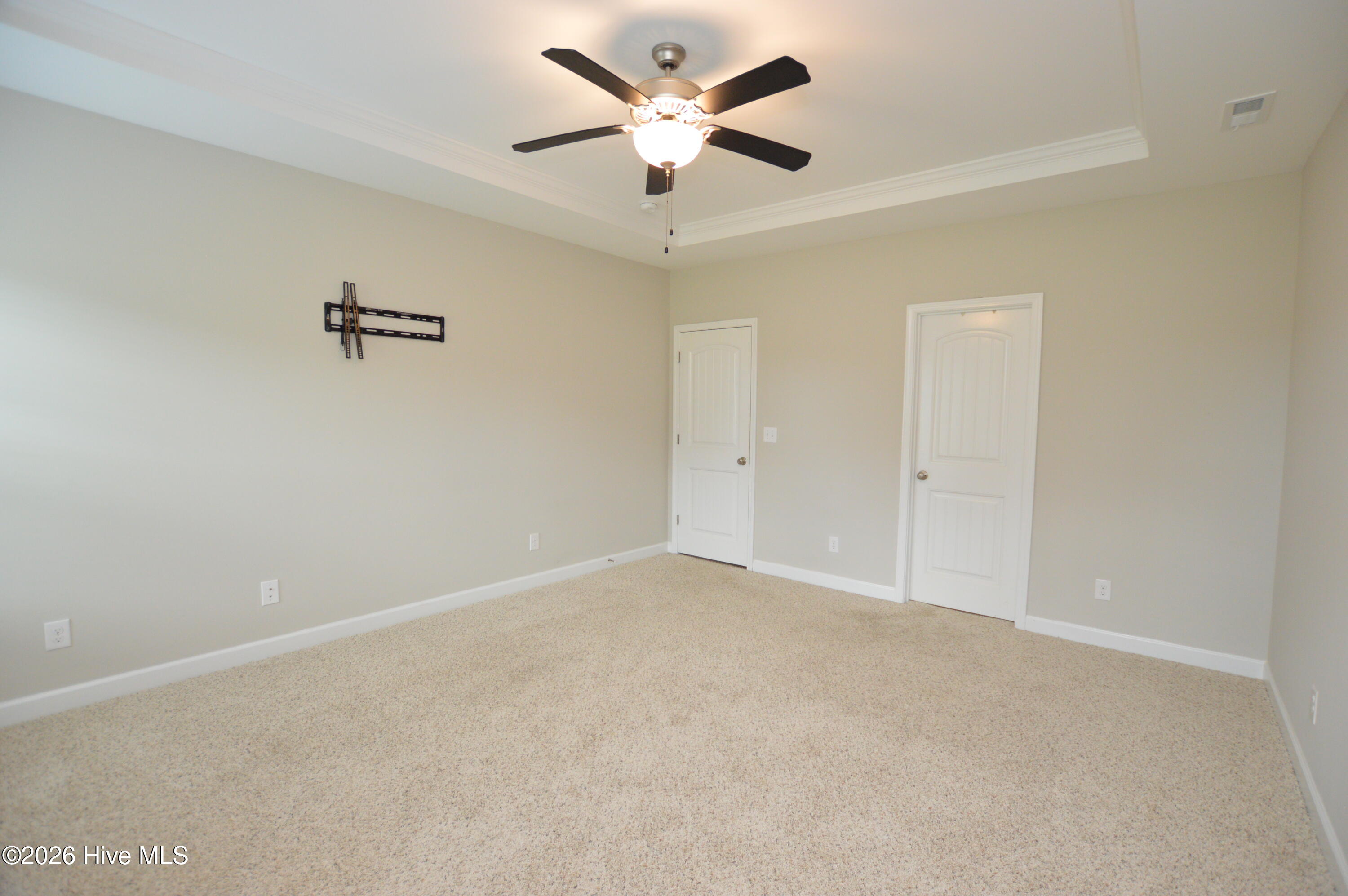 100562779 | Photo 16