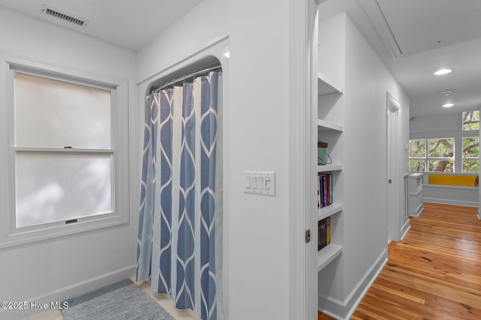 100493590 | Photo 44