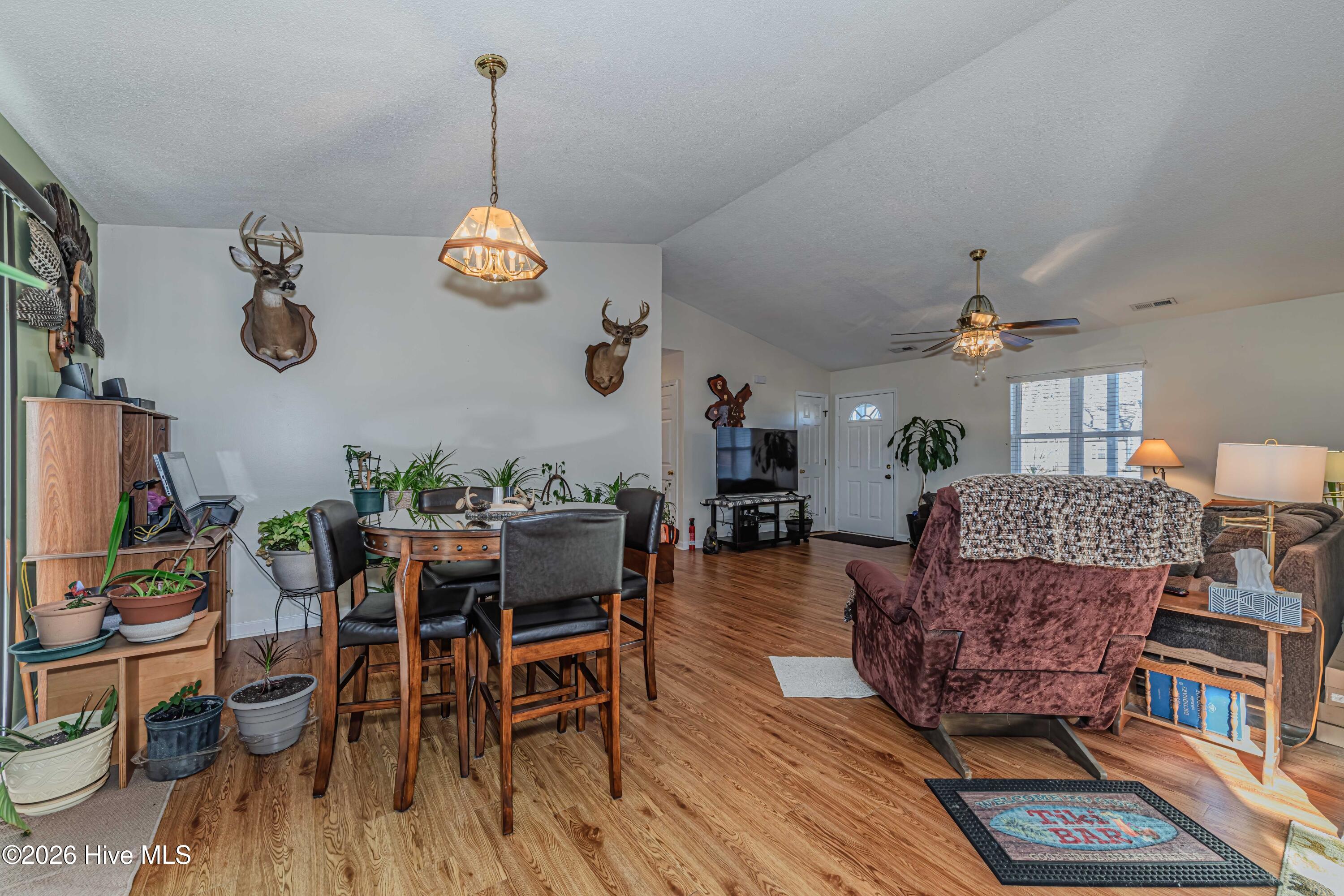 100550368 | Photo 22