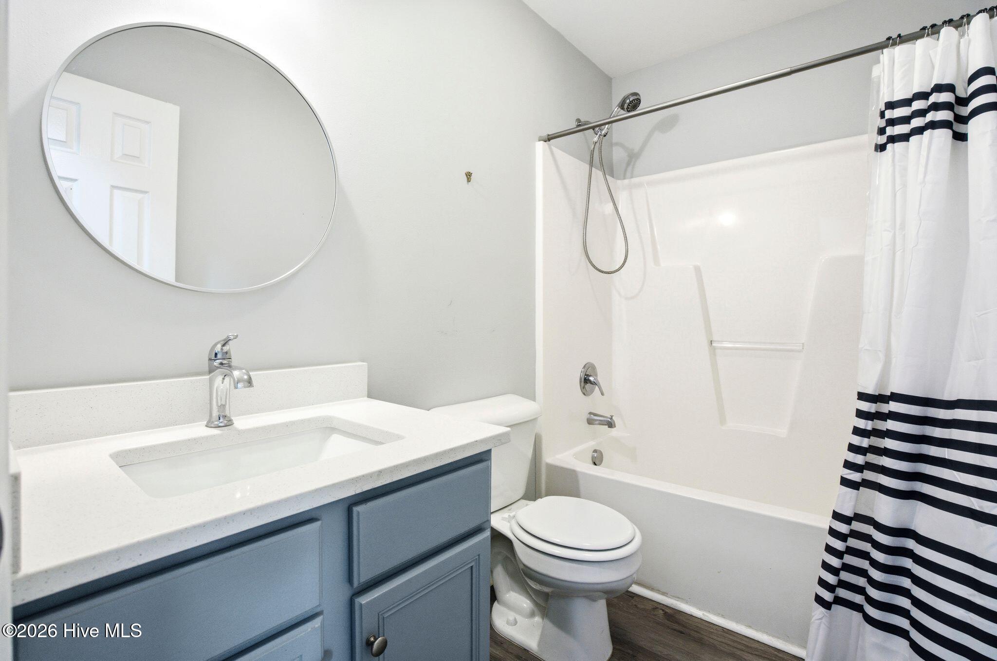 100567407 | Photo 21