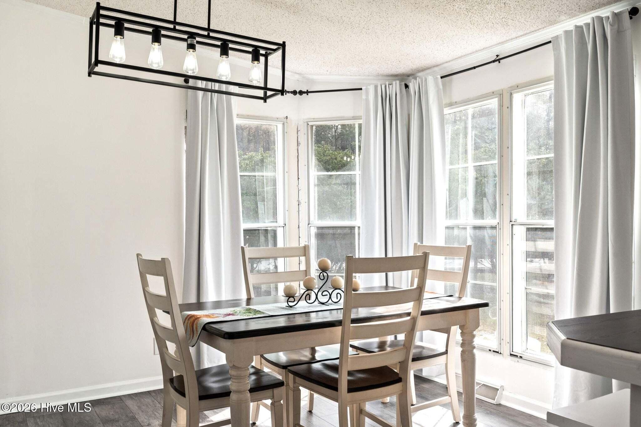 100562957 | Photo 22