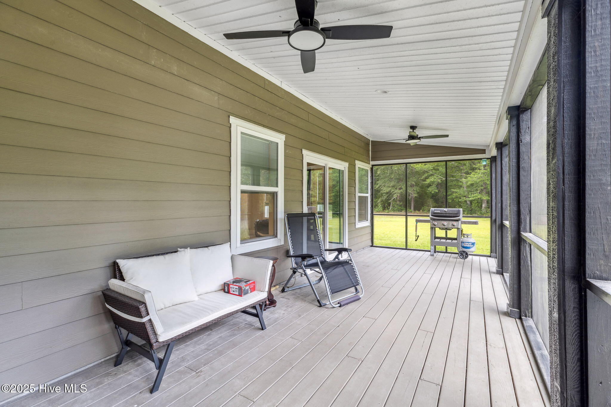 100520398 | Photo 50