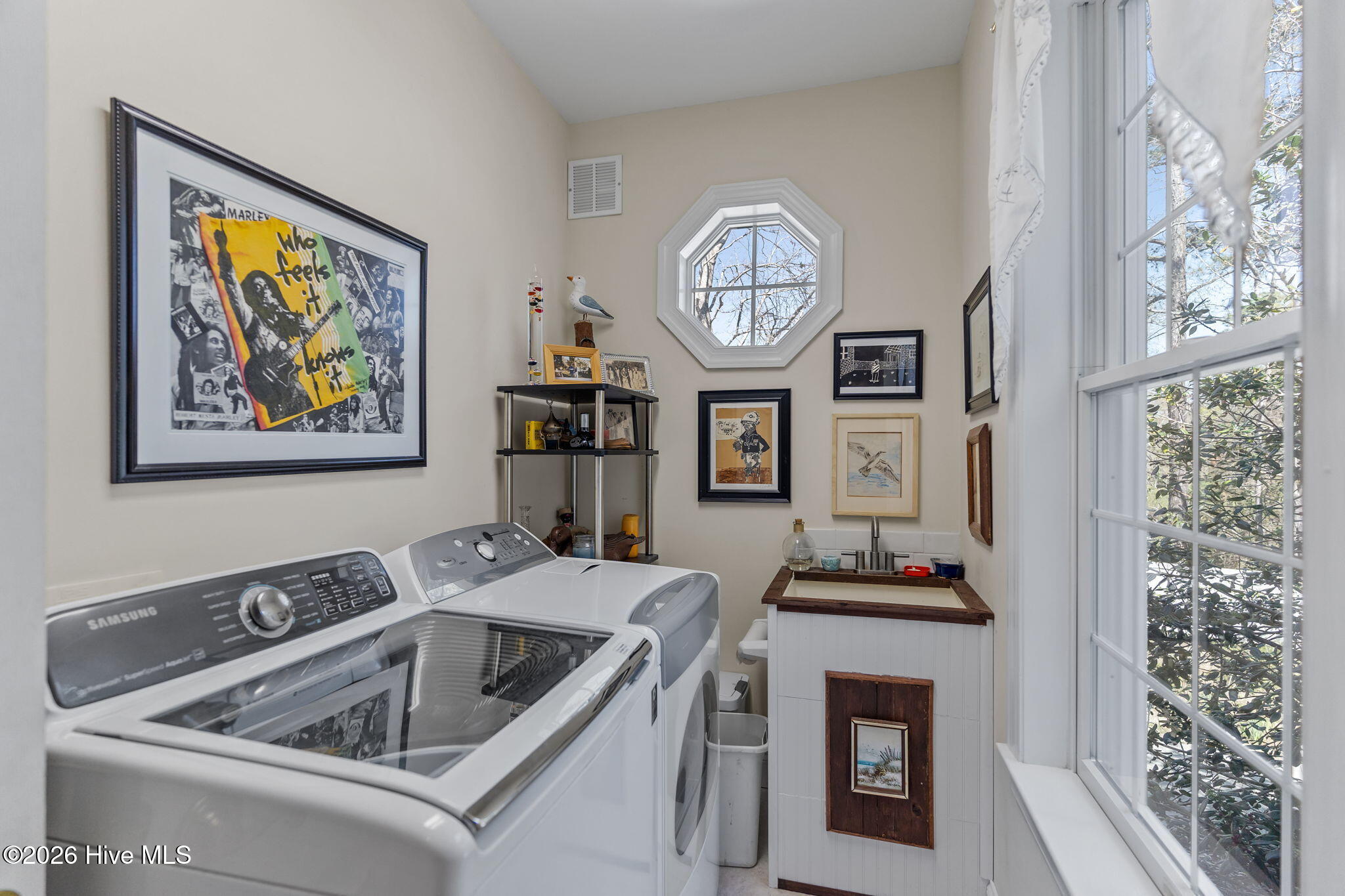 100562124 | Photo 25