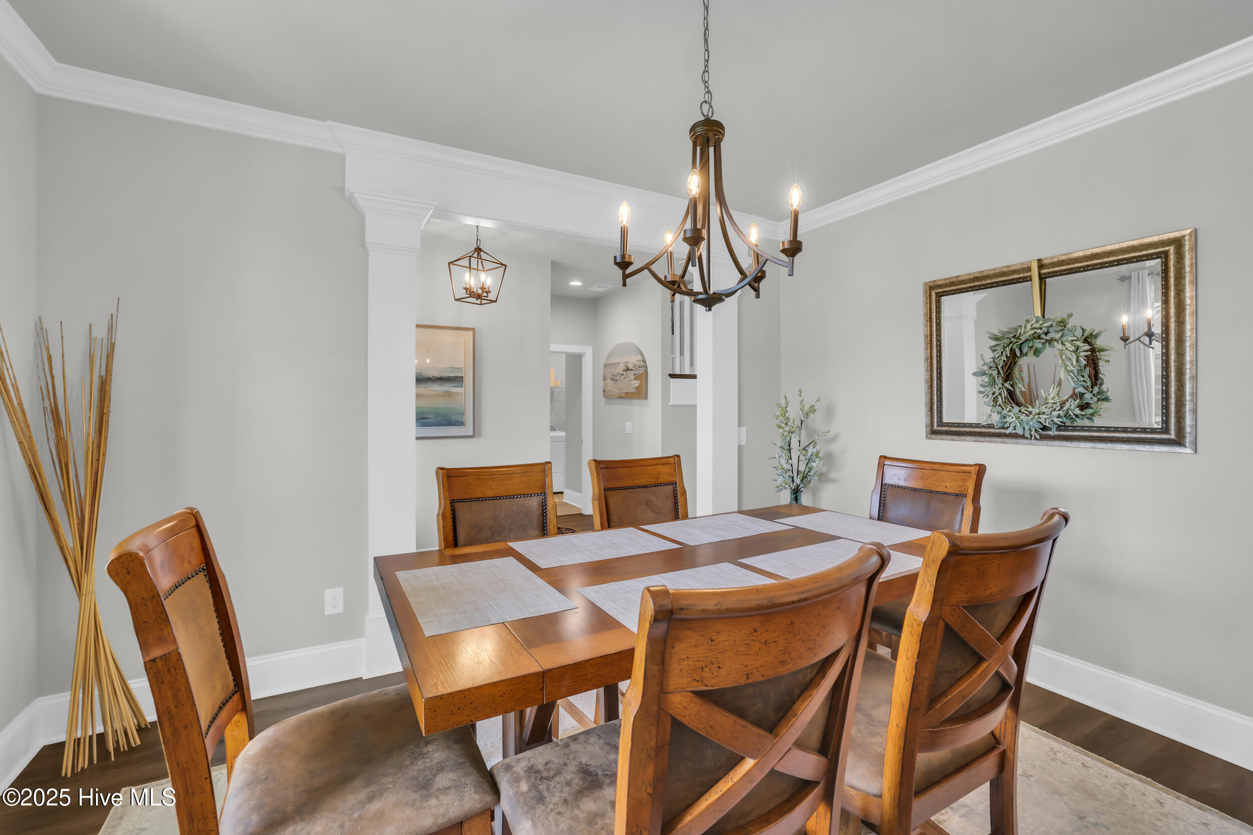 100502745 | Photo 10