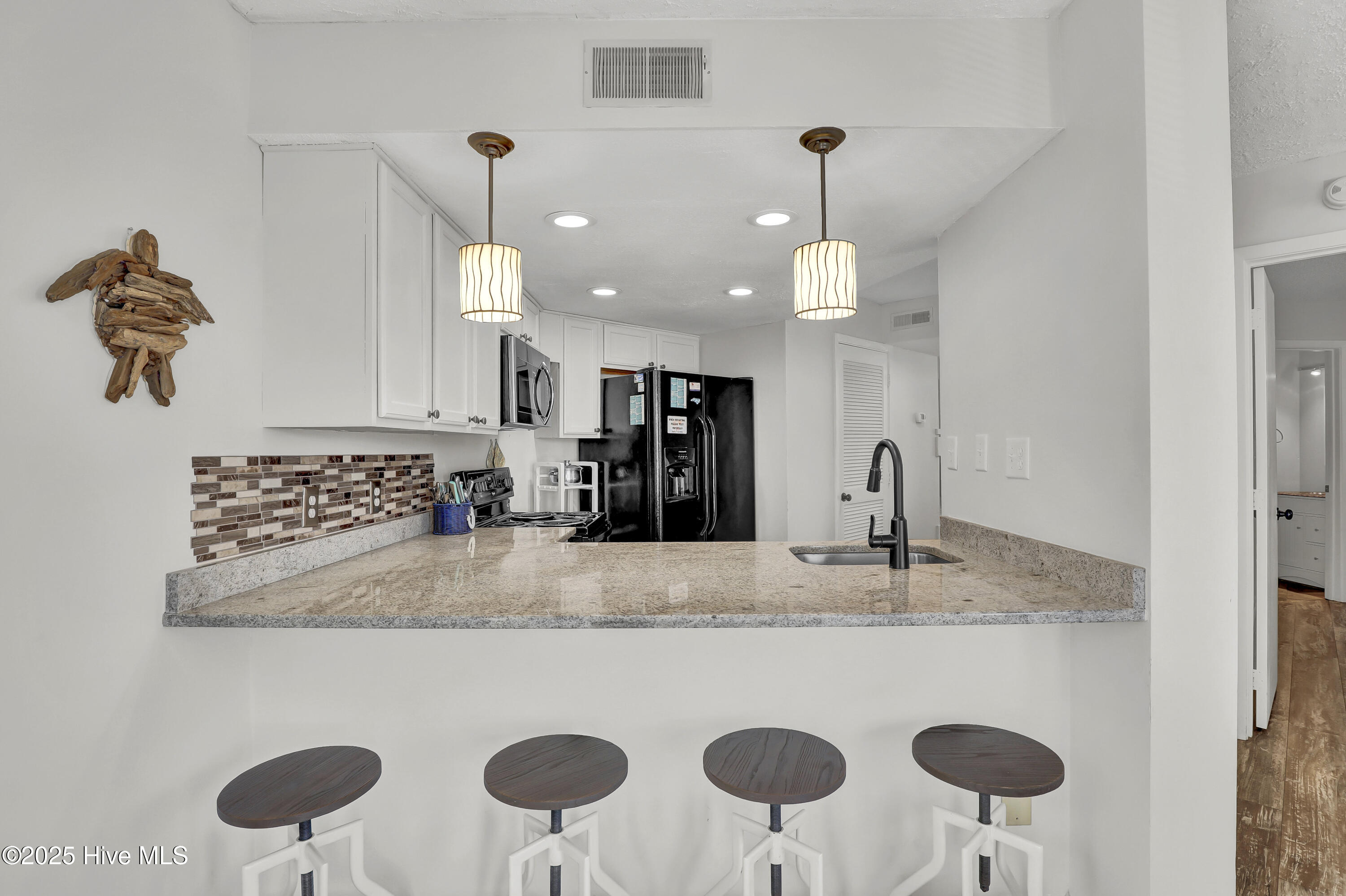 100520524 | Photo 14