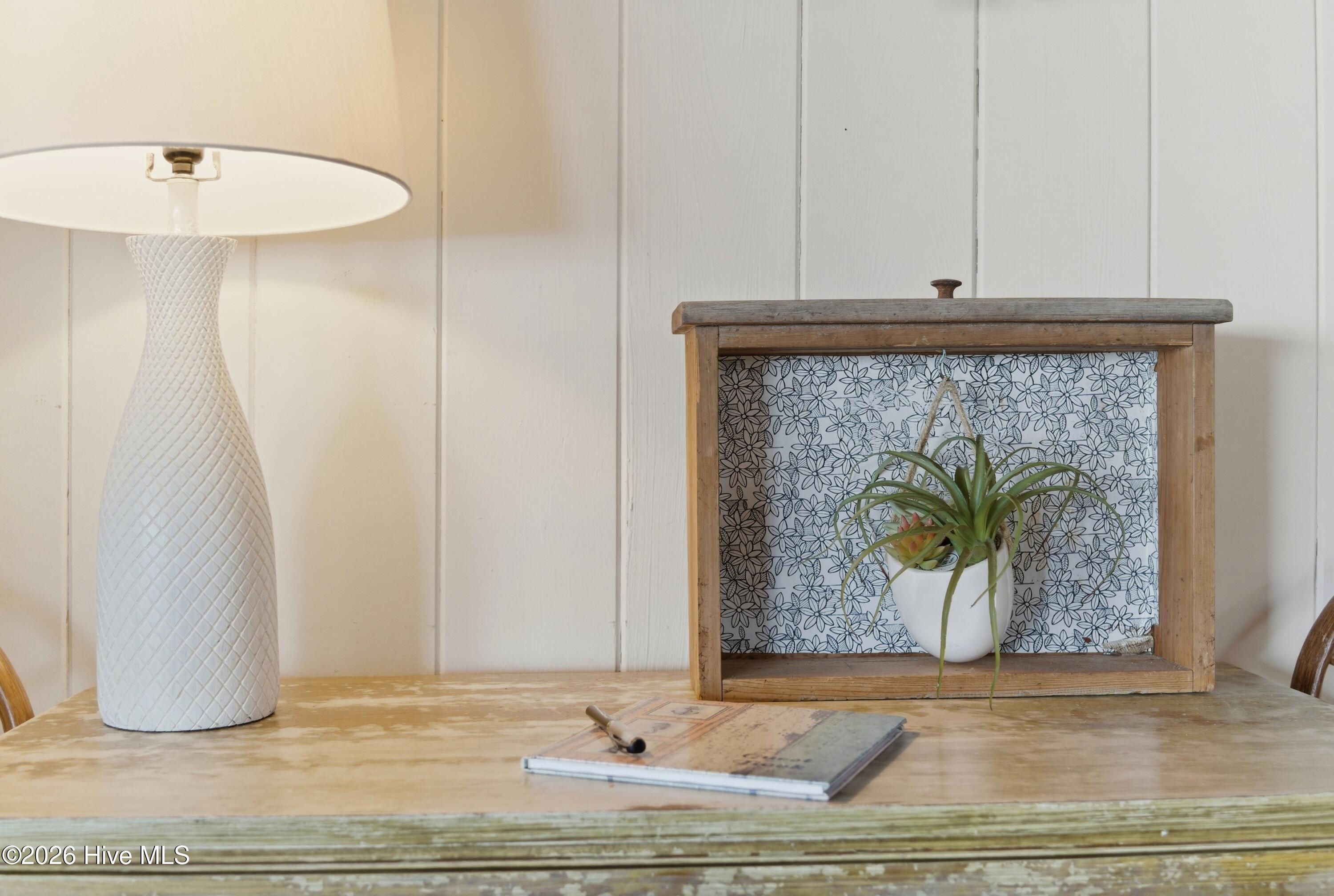 100570347 | Photo 15