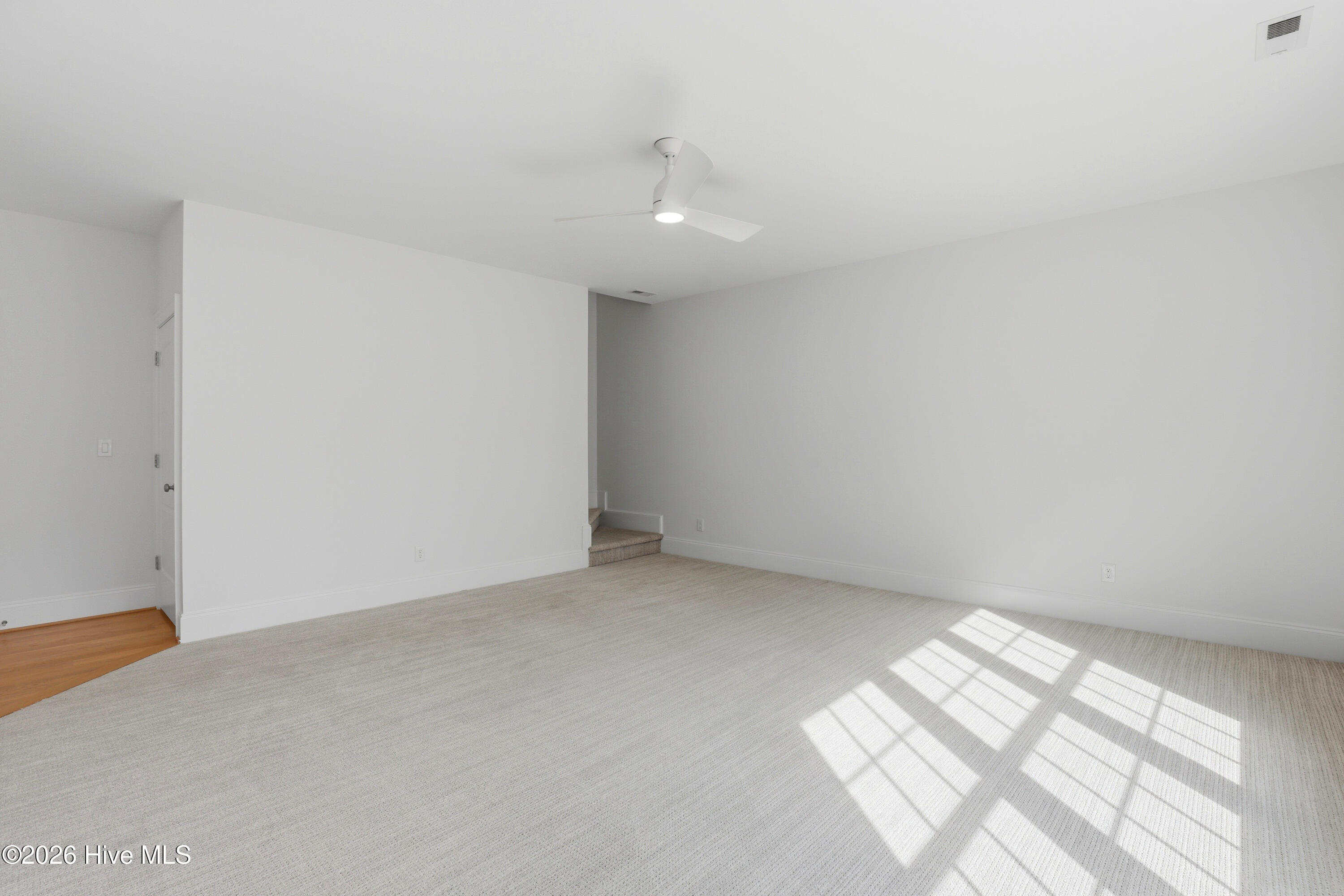 100562697 | Photo 40