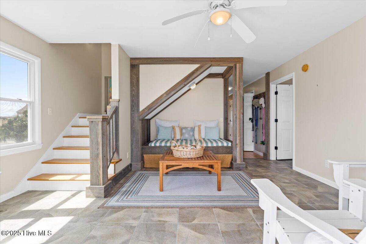 100520015 | Photo 23