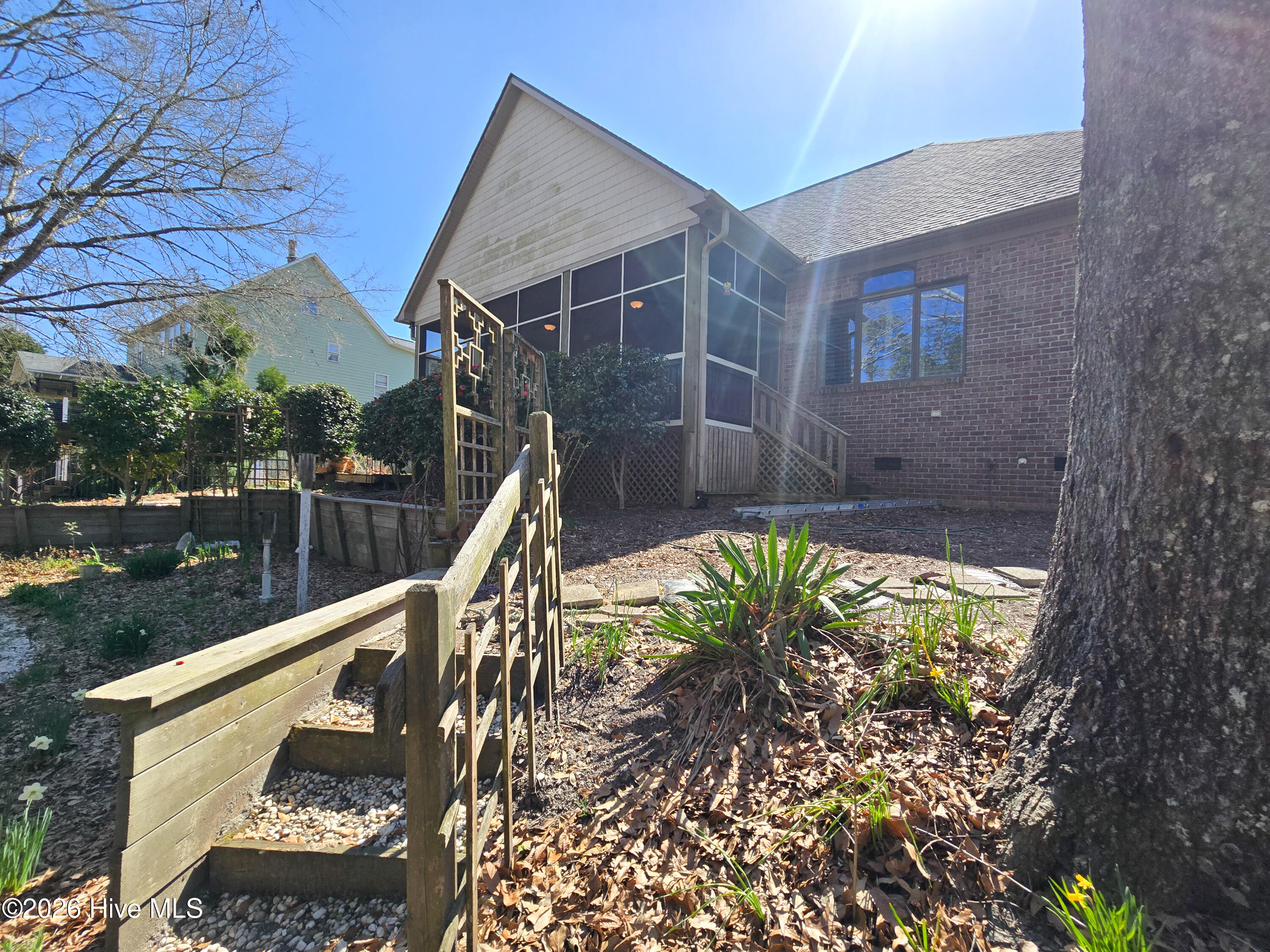 100558924 | Photo 47