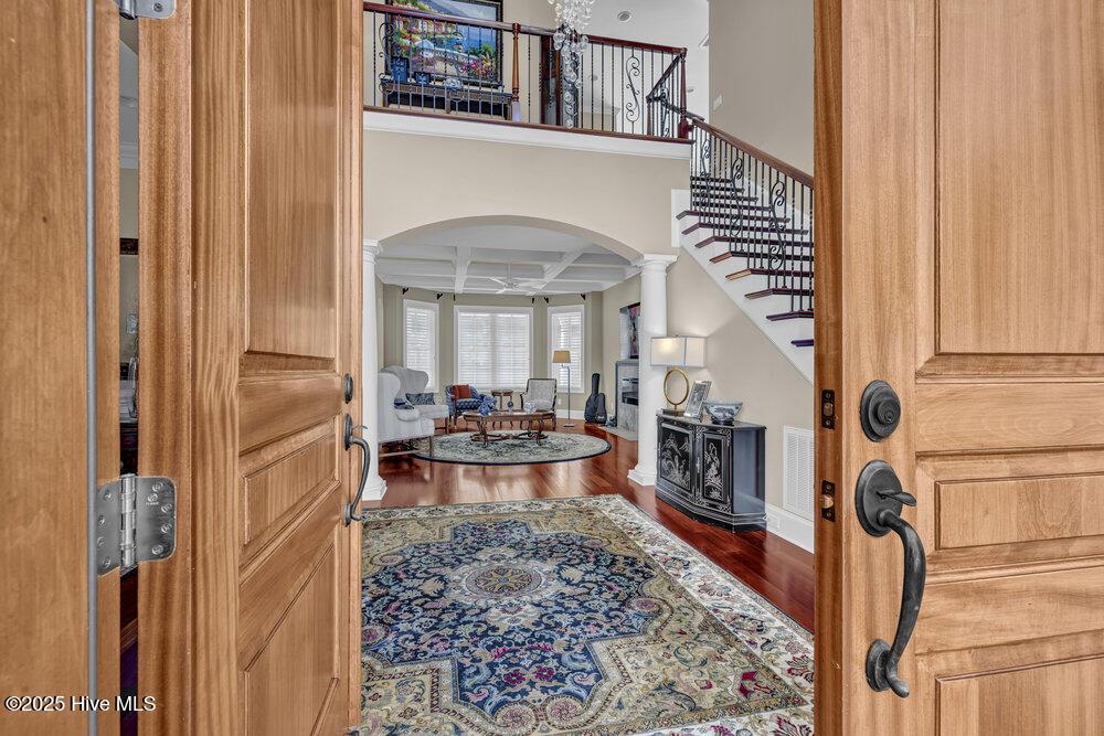 100543138 | Photo 66