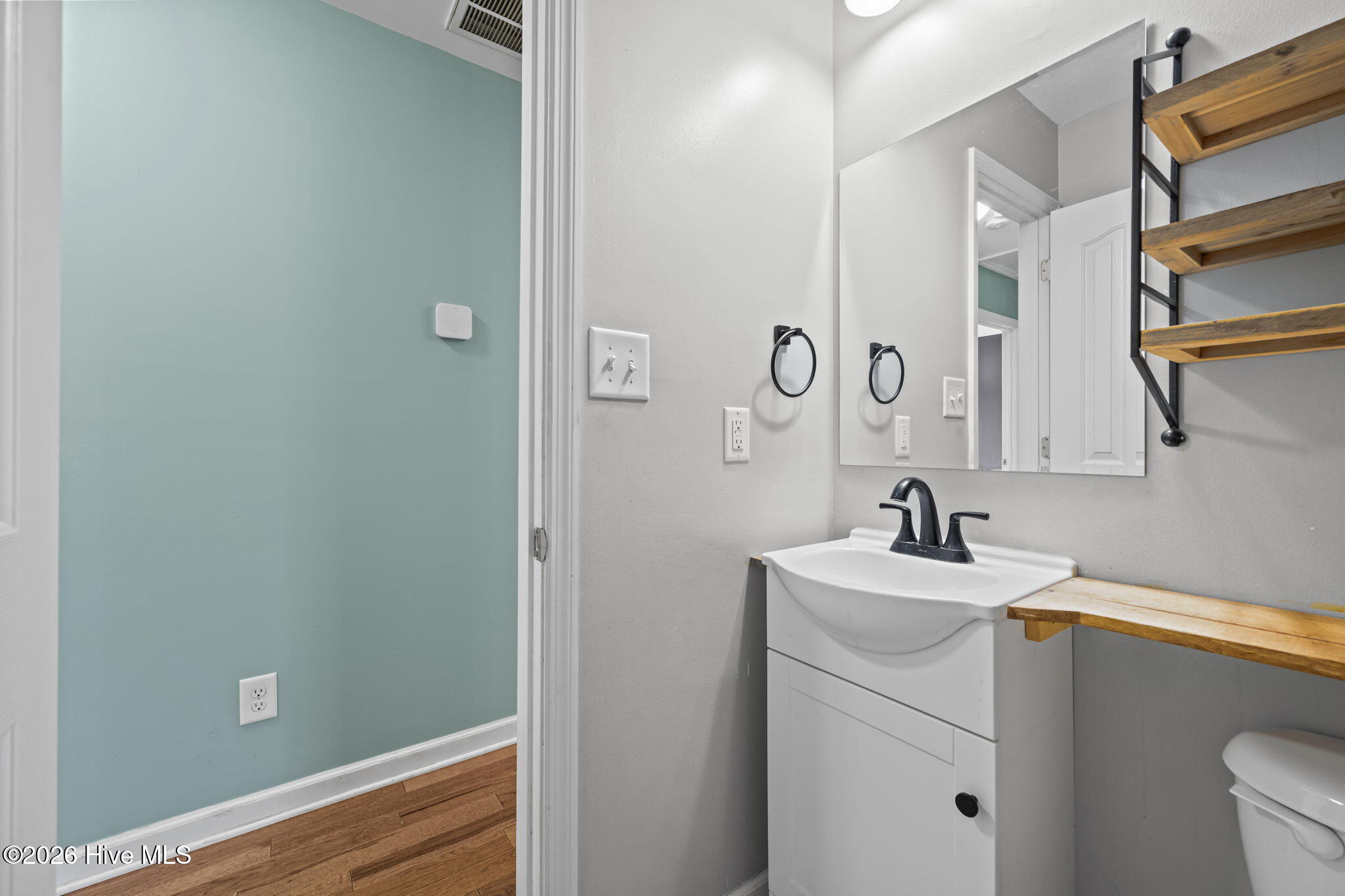 100553534 | Photo 34