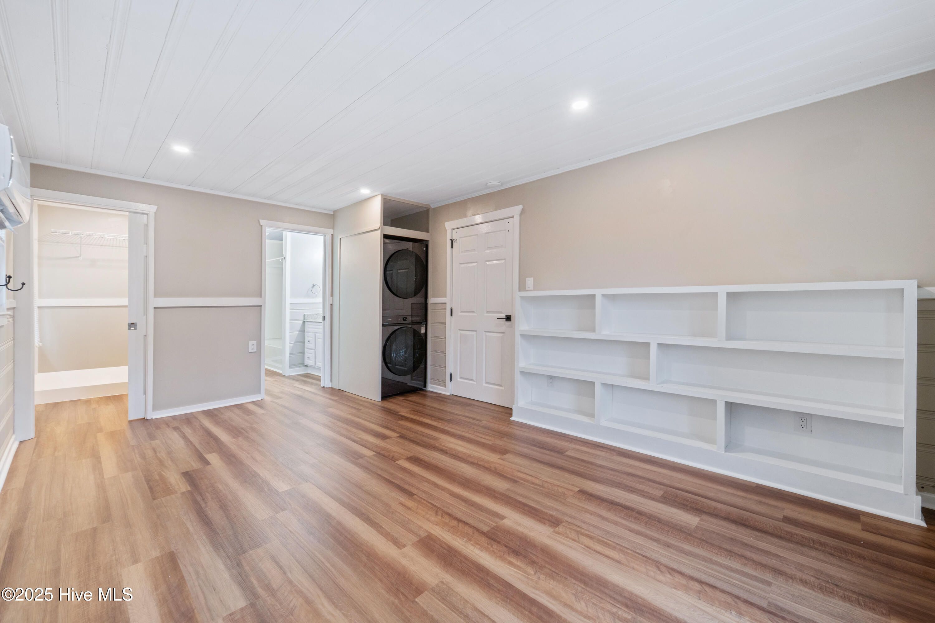 100546439 | Photo 10