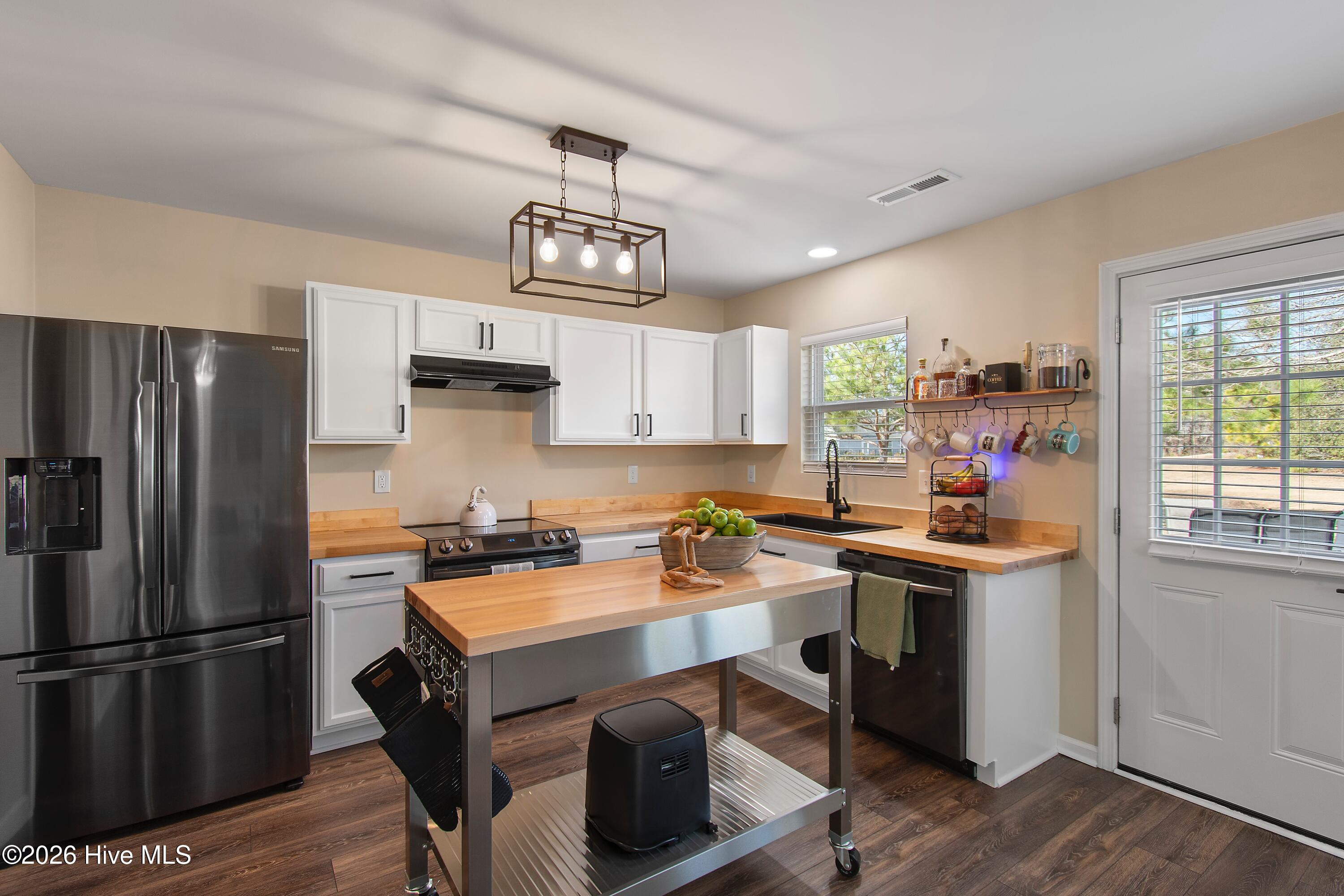 100549782 | Photo 14