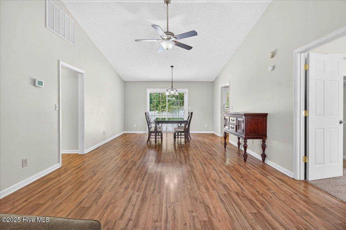 100531435 | Photo 14