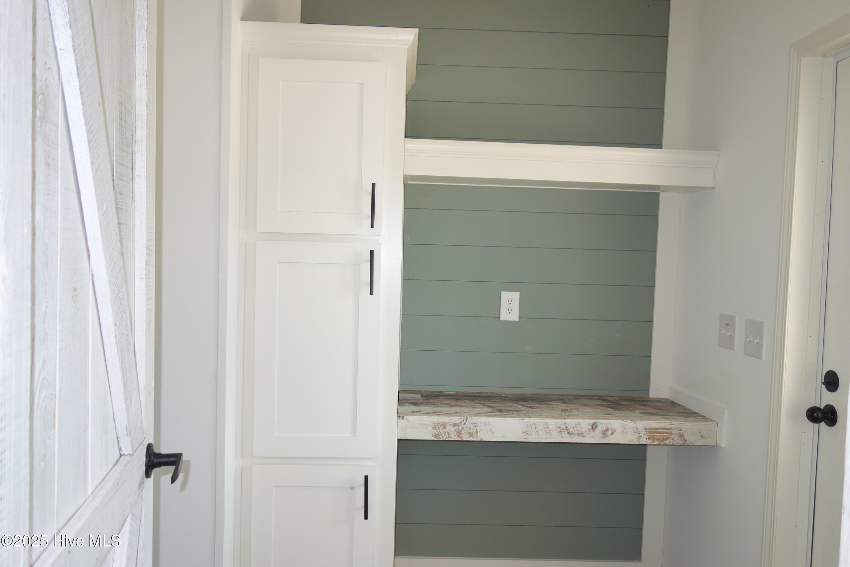 100569265 | Photo 13