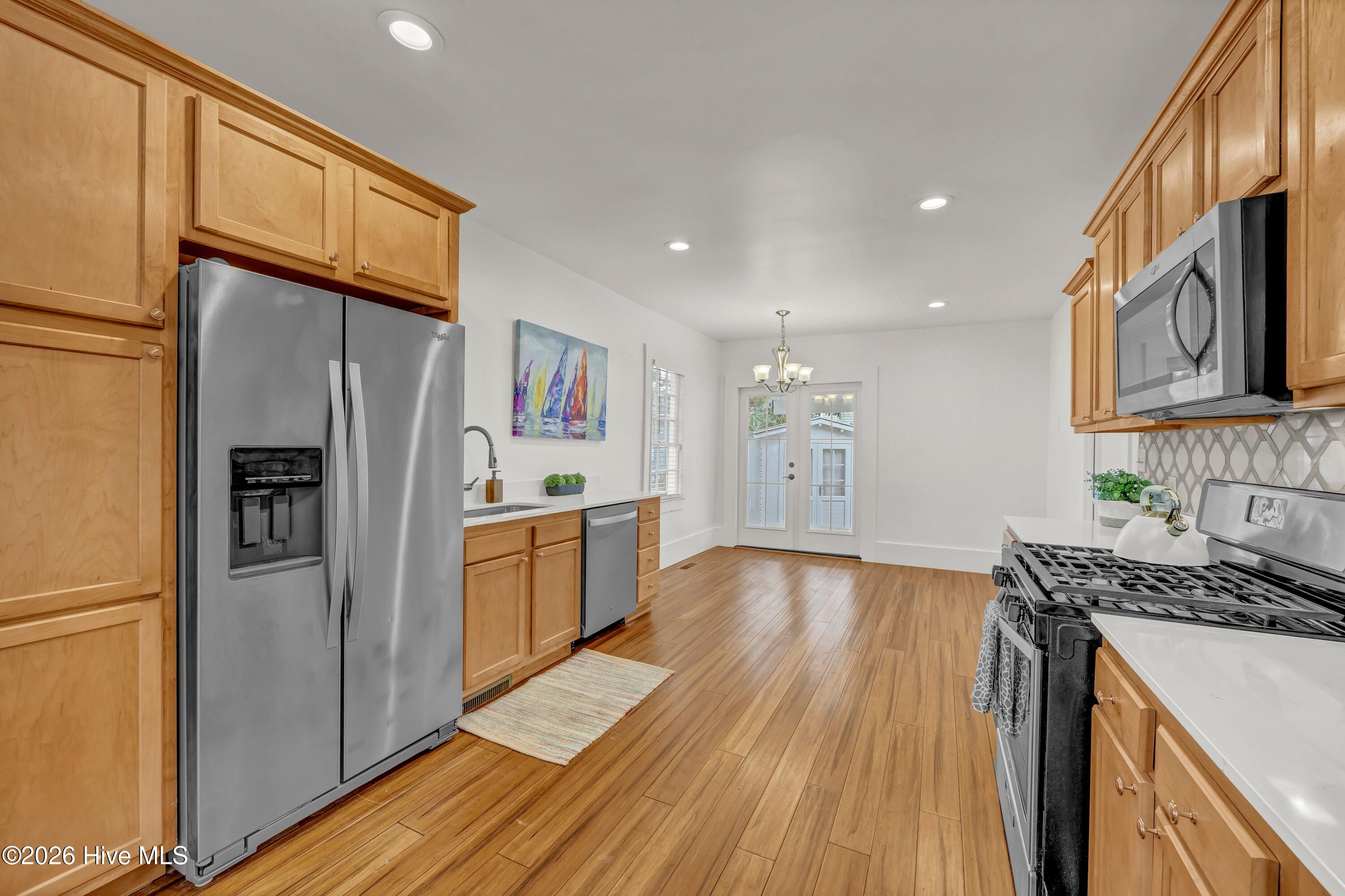 100556778 | Photo 11