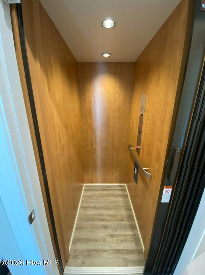 100564826 | Photo 25