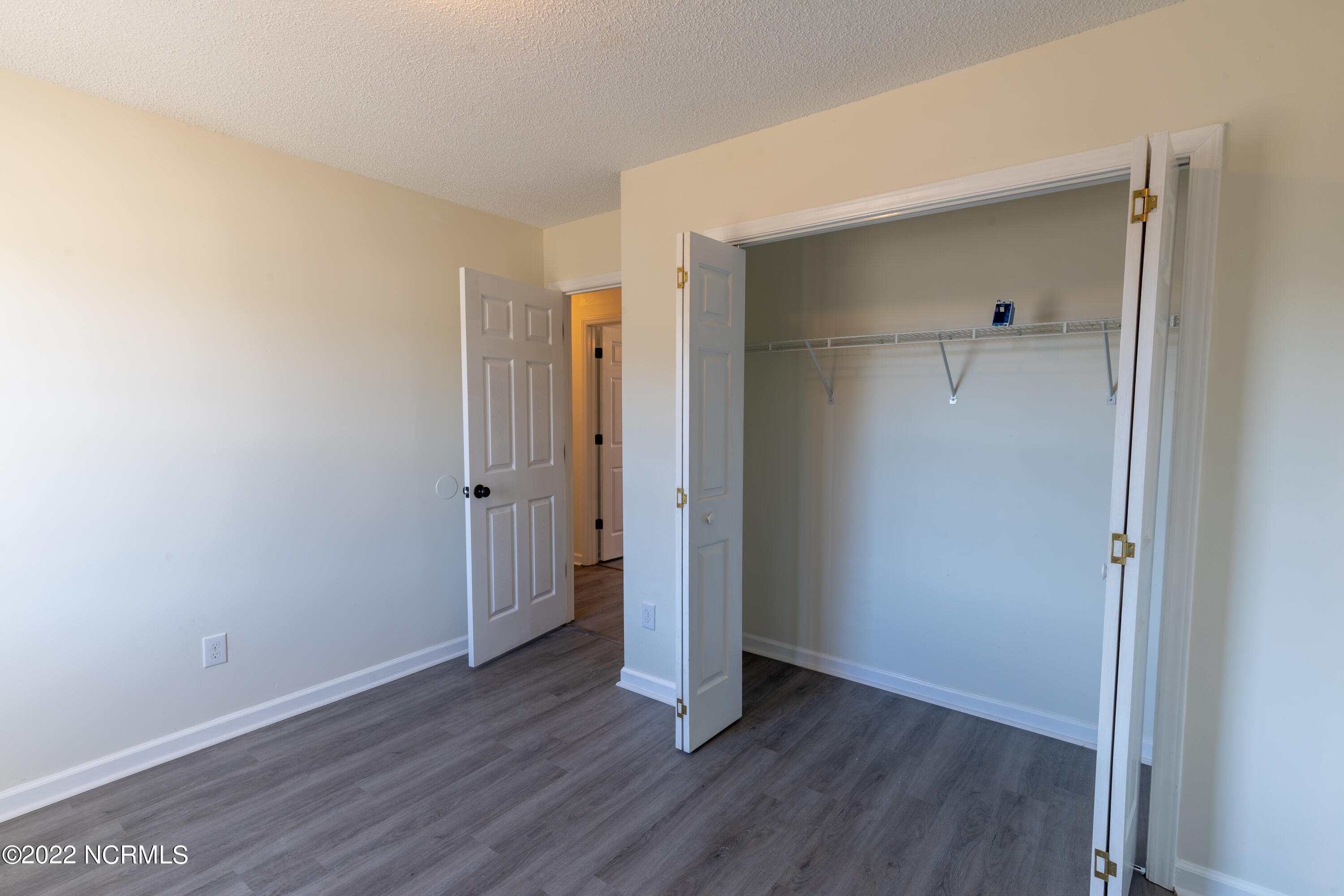 100557233 | Photo 11