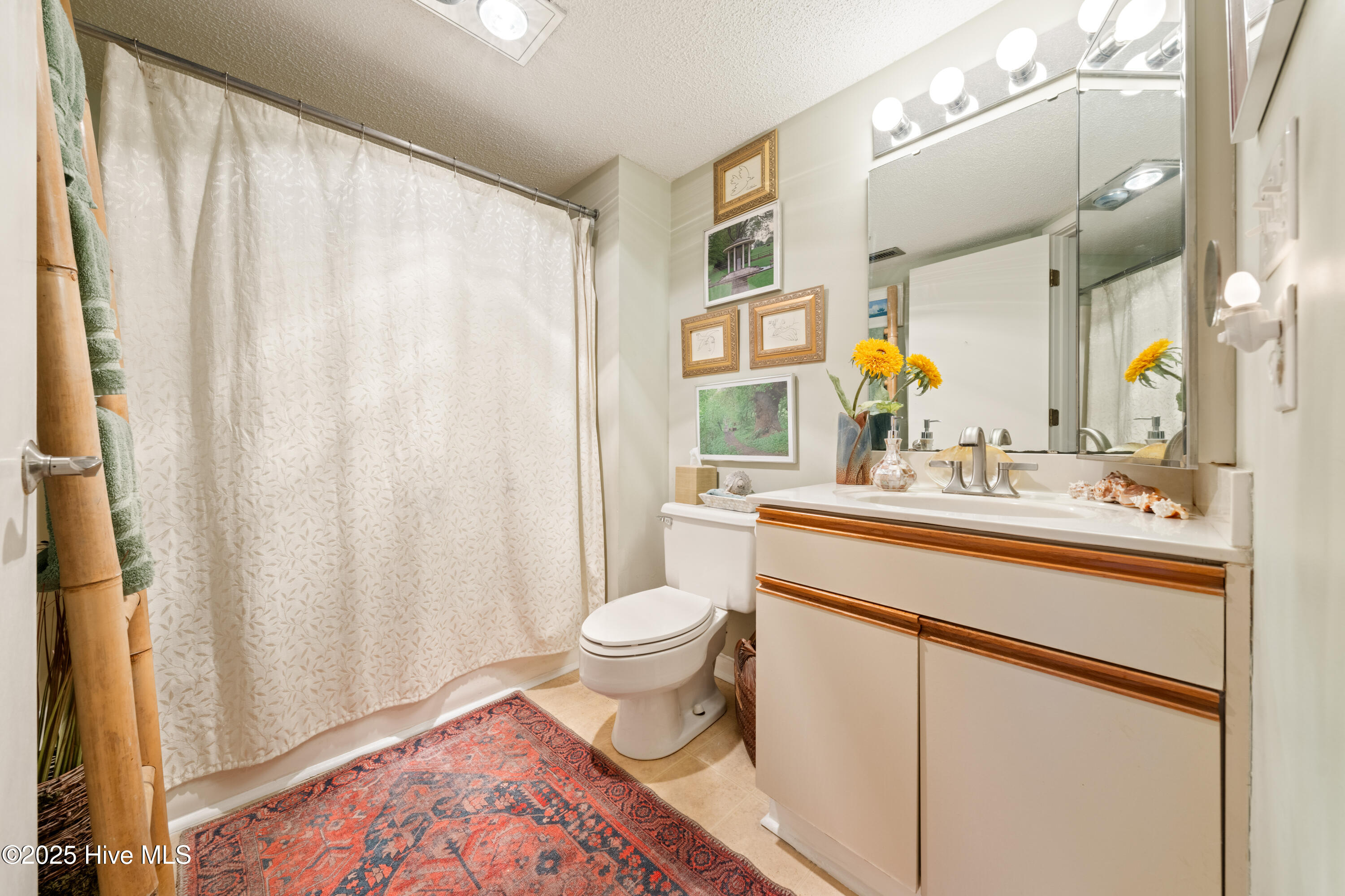 100543776 | Photo 13