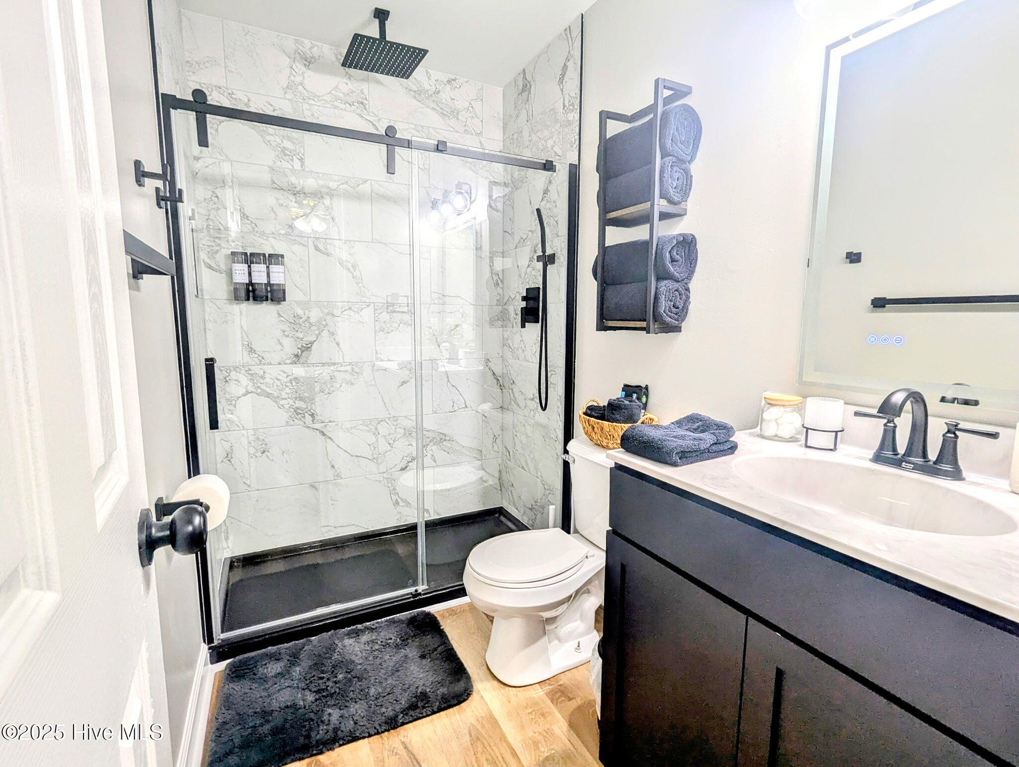 100545530 | Photo 16