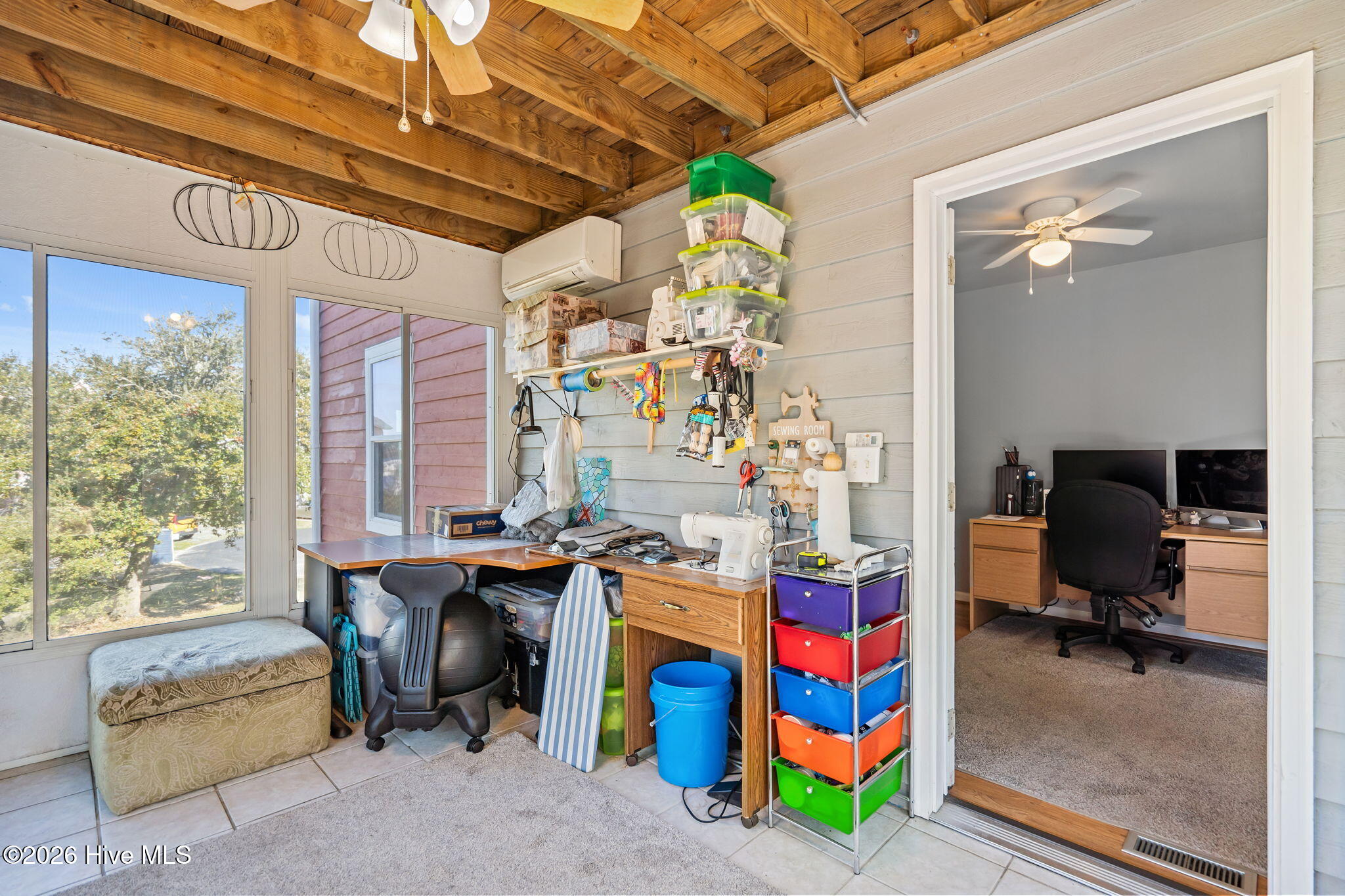 100561498 | Photo 33