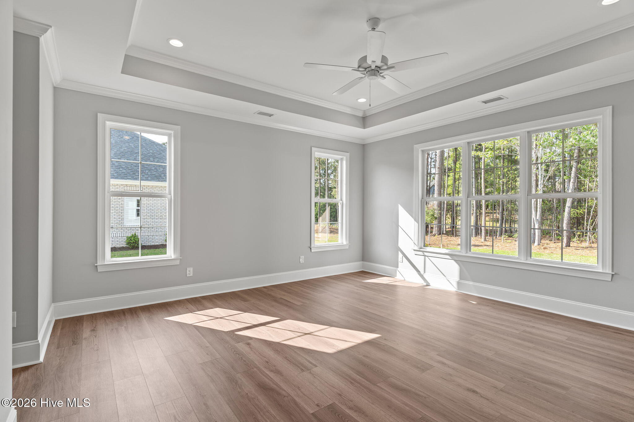 100554681 | Photo 23