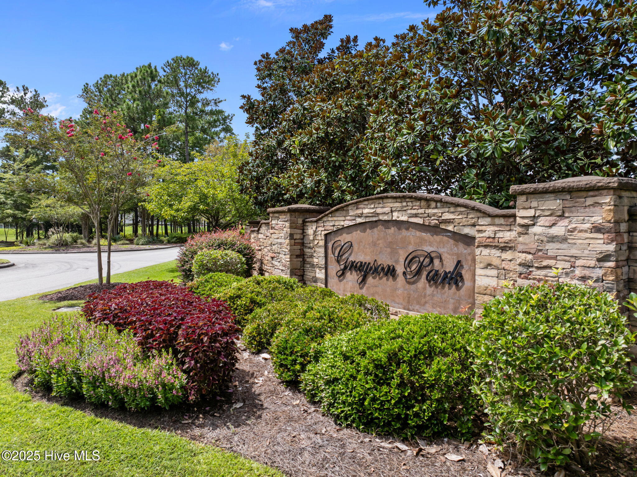 100544048 | Photo 63