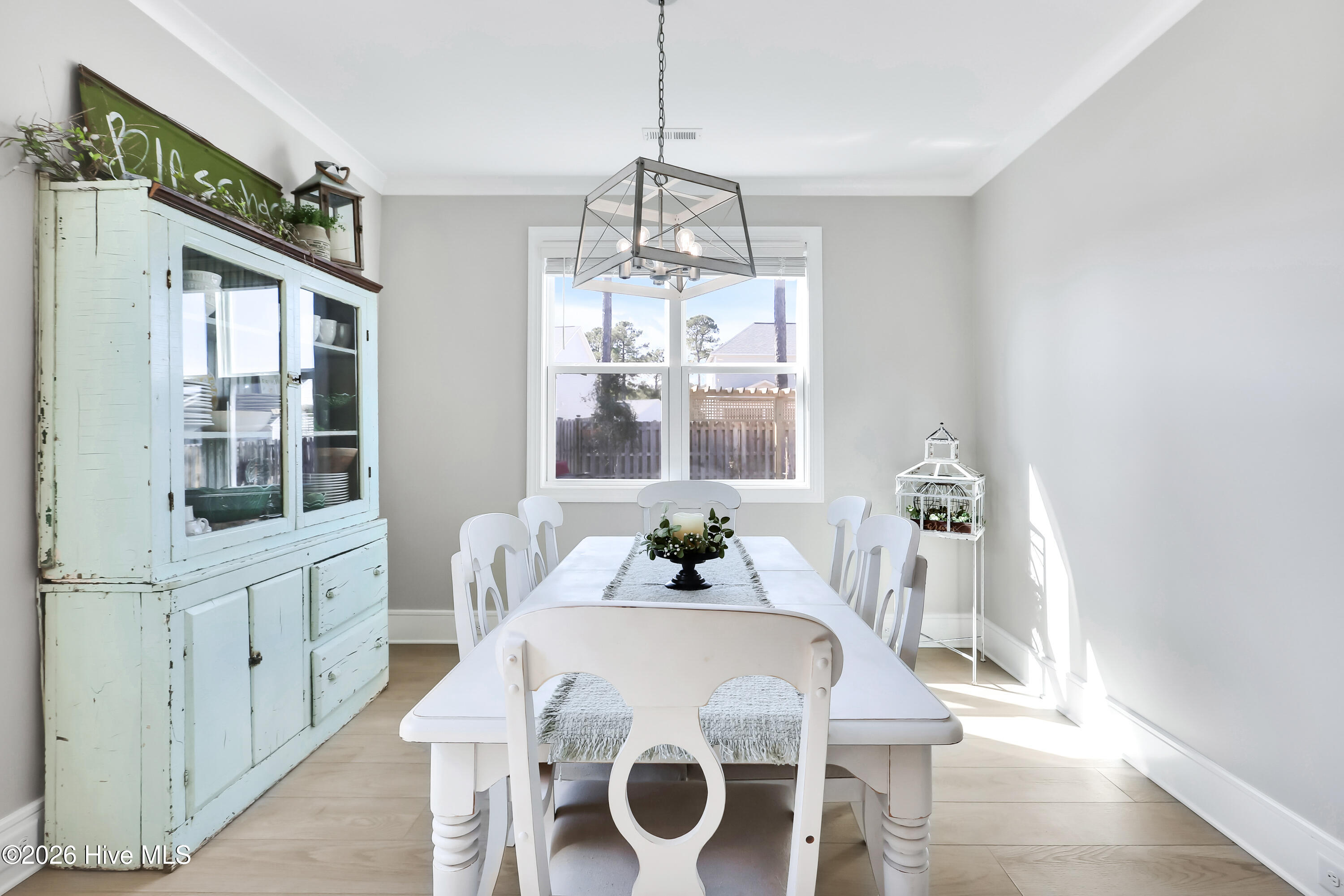 100554115 | Photo 24