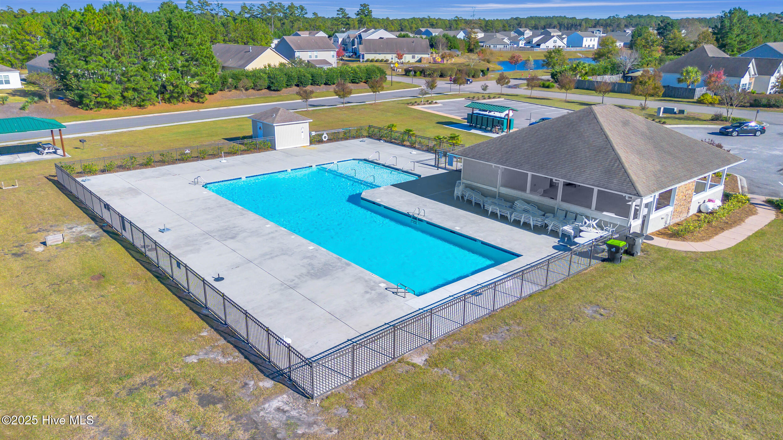 100539440 | Photo 35