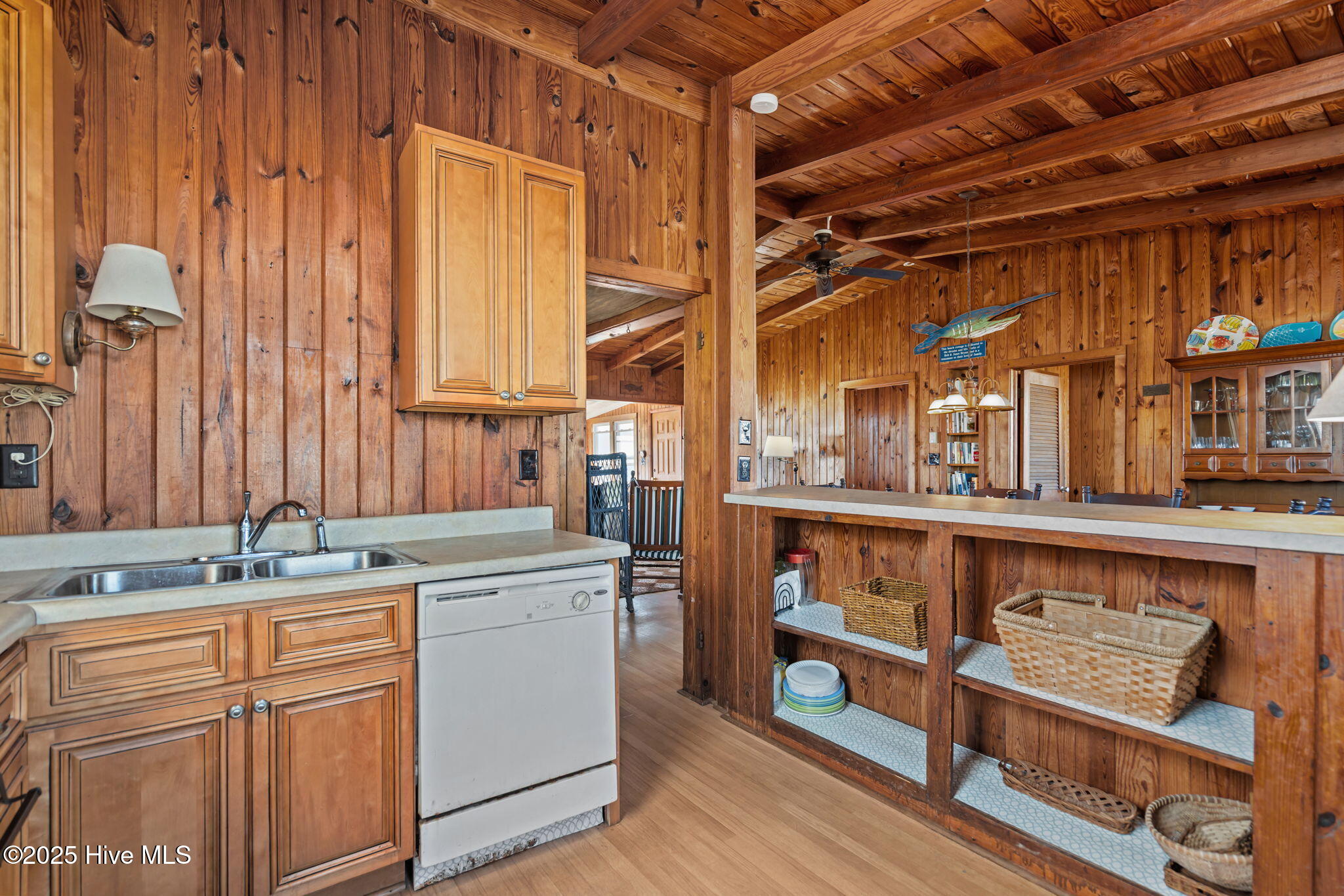 100539644 | Photo 22