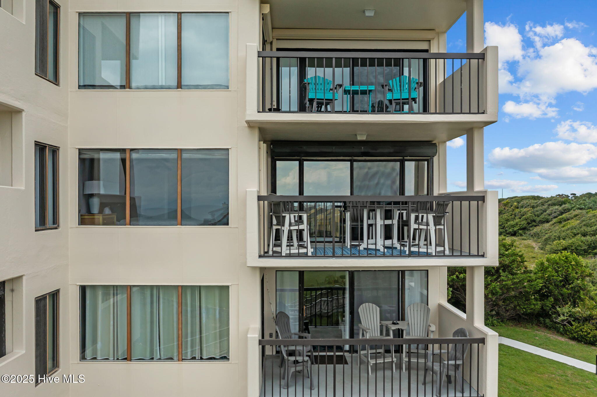 100520425 | Photo 16