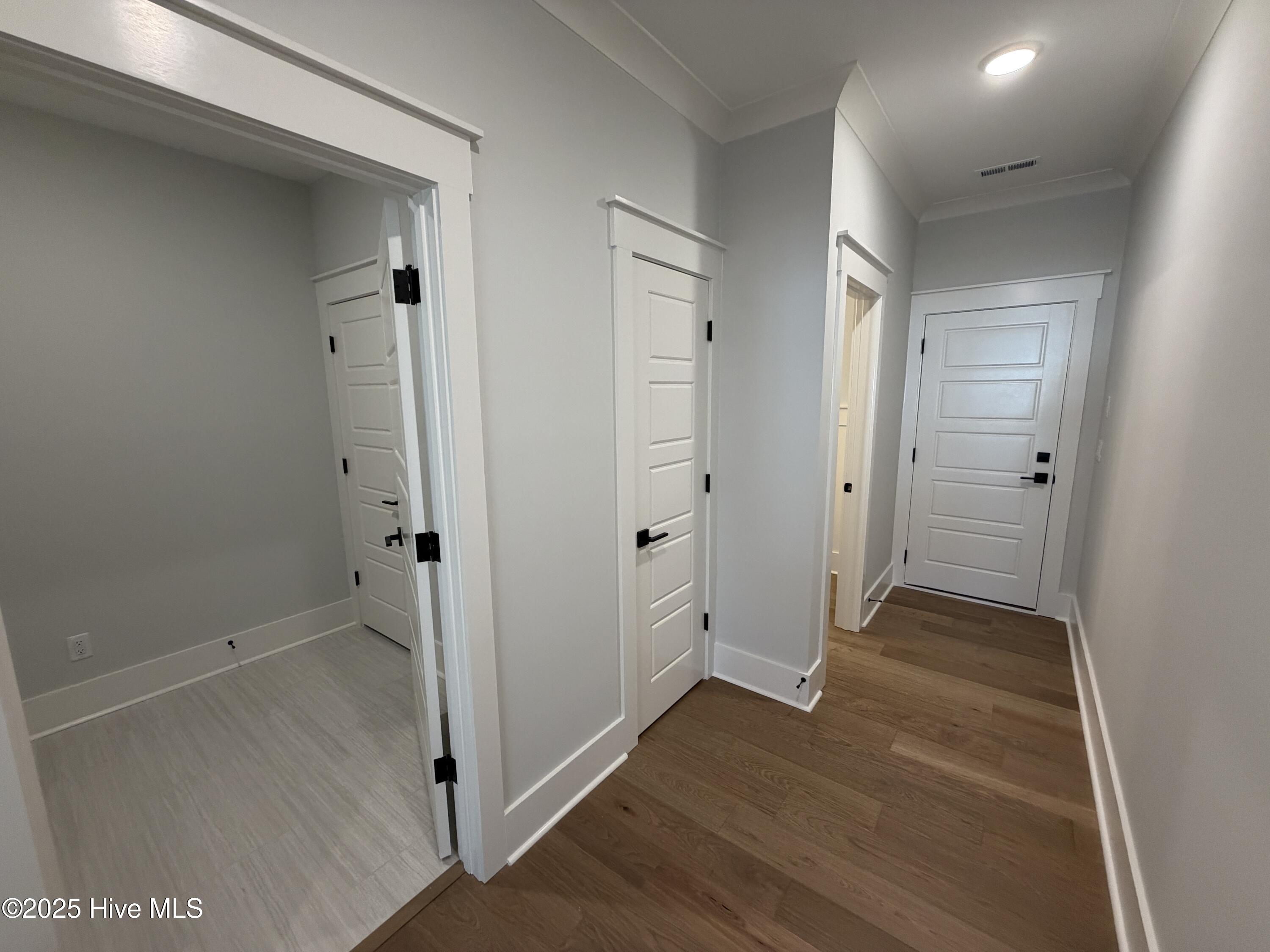 100518580 | Photo 30